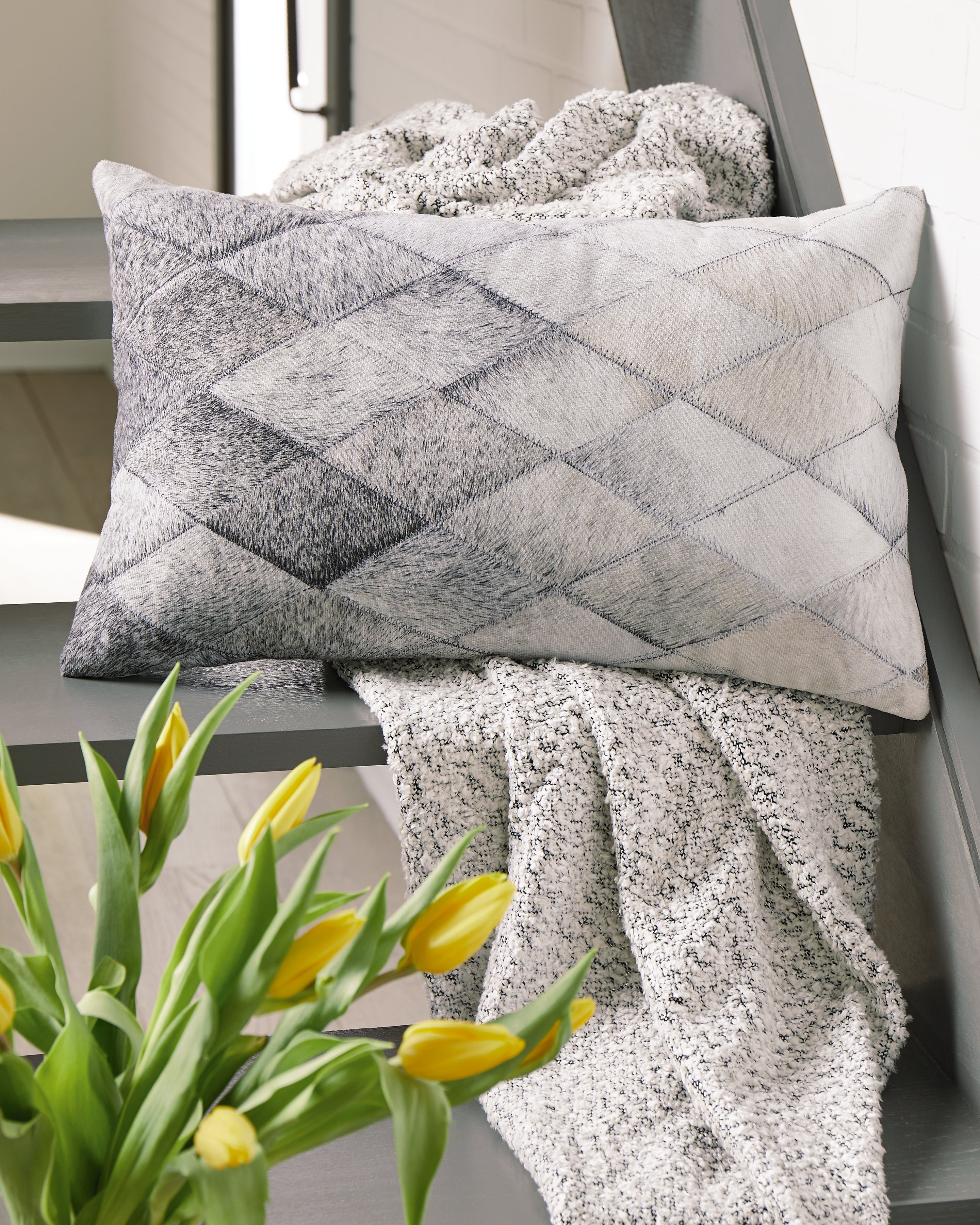 3 Brothers Decor - Ashley Furniture - Pacrich Pillows - Pillow (4/CS) / Gray/Brown - A1000930