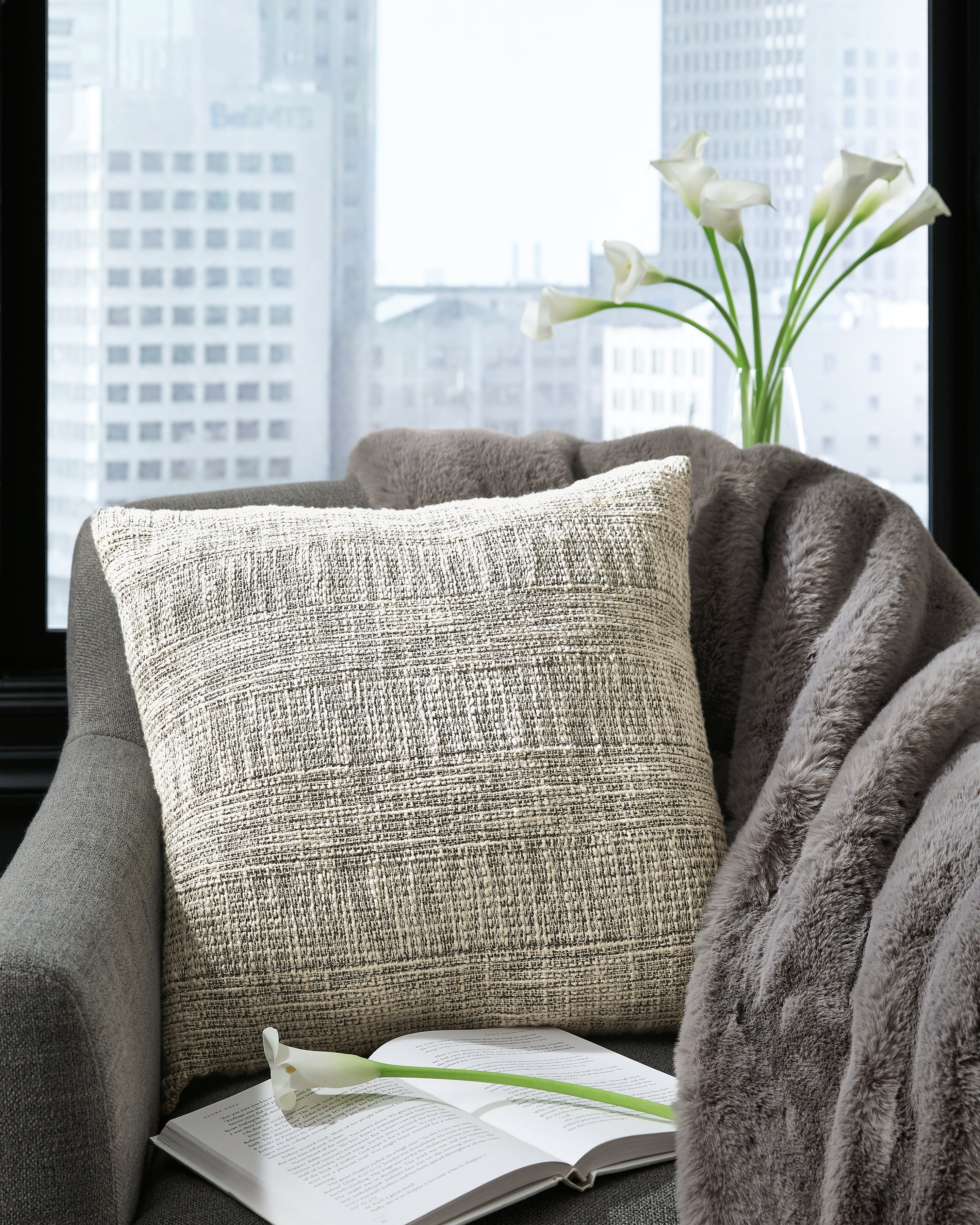 3 Brothers Decor - Ashley Furniture - Carddon Pillows - Pillow (4/CS) / Black/White - A1000960