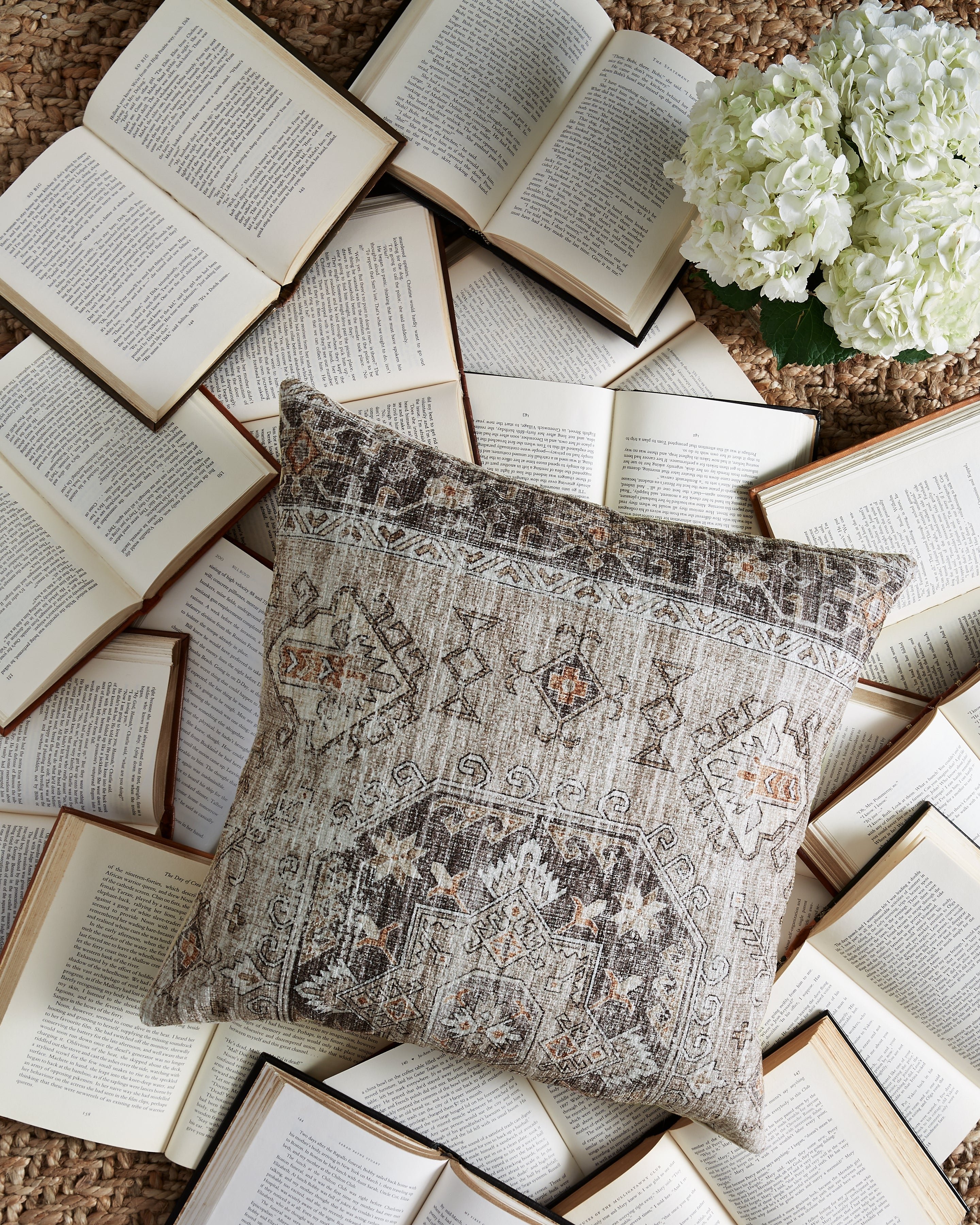 3 Brothers Decor - Ashley Furniture - Roseridge Pillows - Pillow (4/CS) / Brown/Black/Cream - A1000972