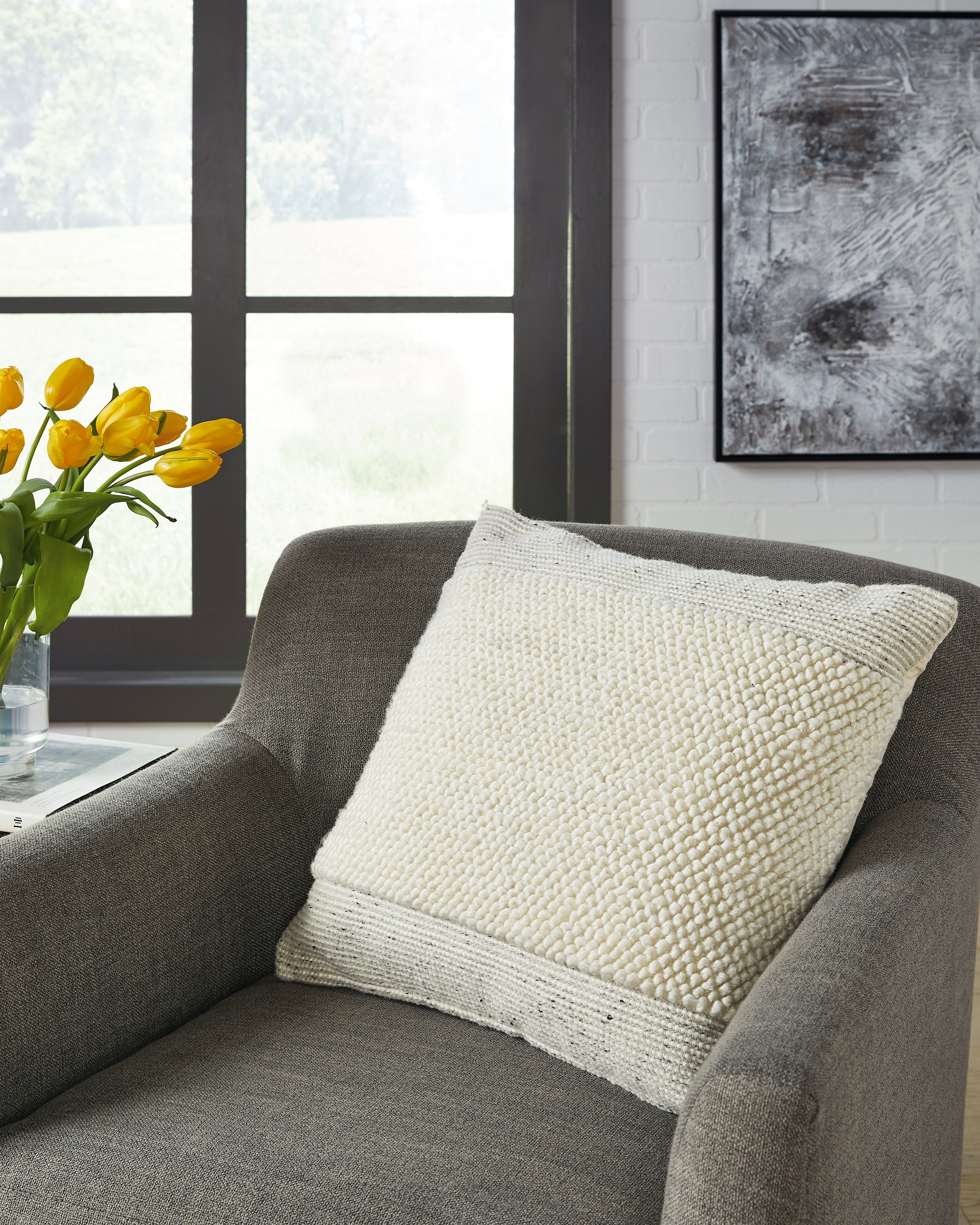 3 Brothers Decor - Ashley Furniture - Rowcher Pillows - Pillow / Gray/White - A1001004P