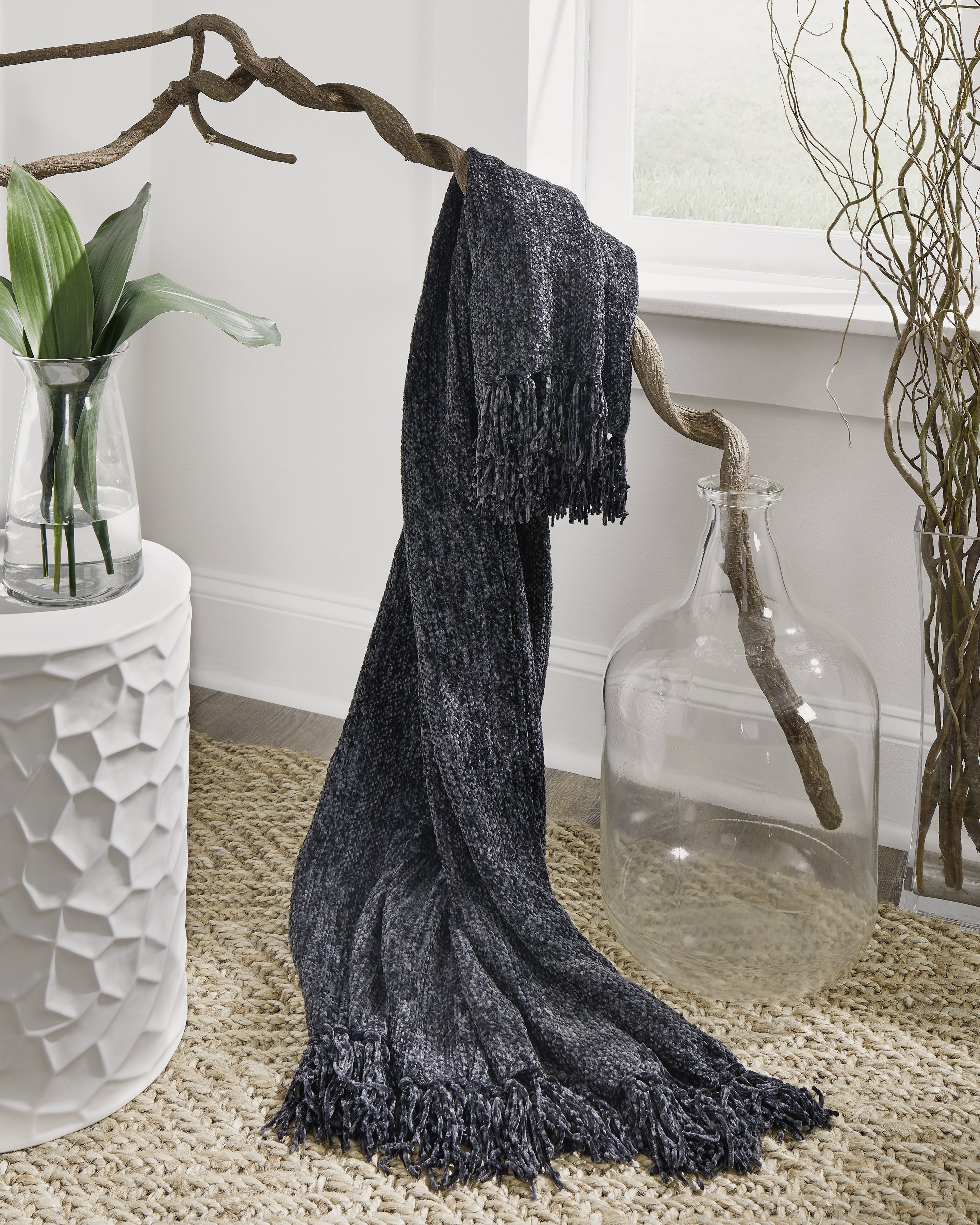 3 Brothers Decor - Ashley Furniture - Tamish Throw (Set of 3) - Throw (3/CS) / Black - A1001027