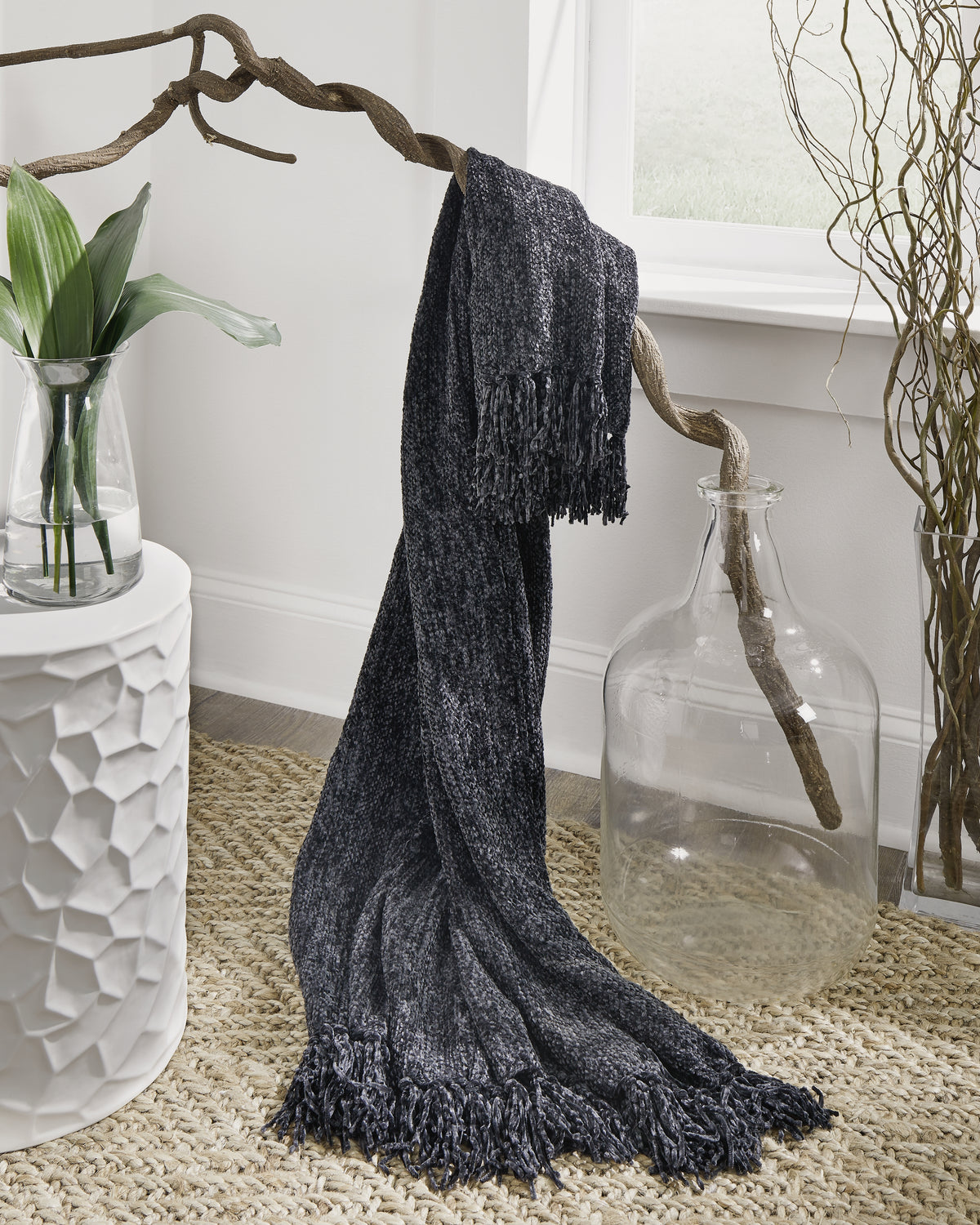 3 Brothers Decor - Ashley Furniture - Tamish Throw (Set of 3) - Throw (3/CS) / Black - A1001027