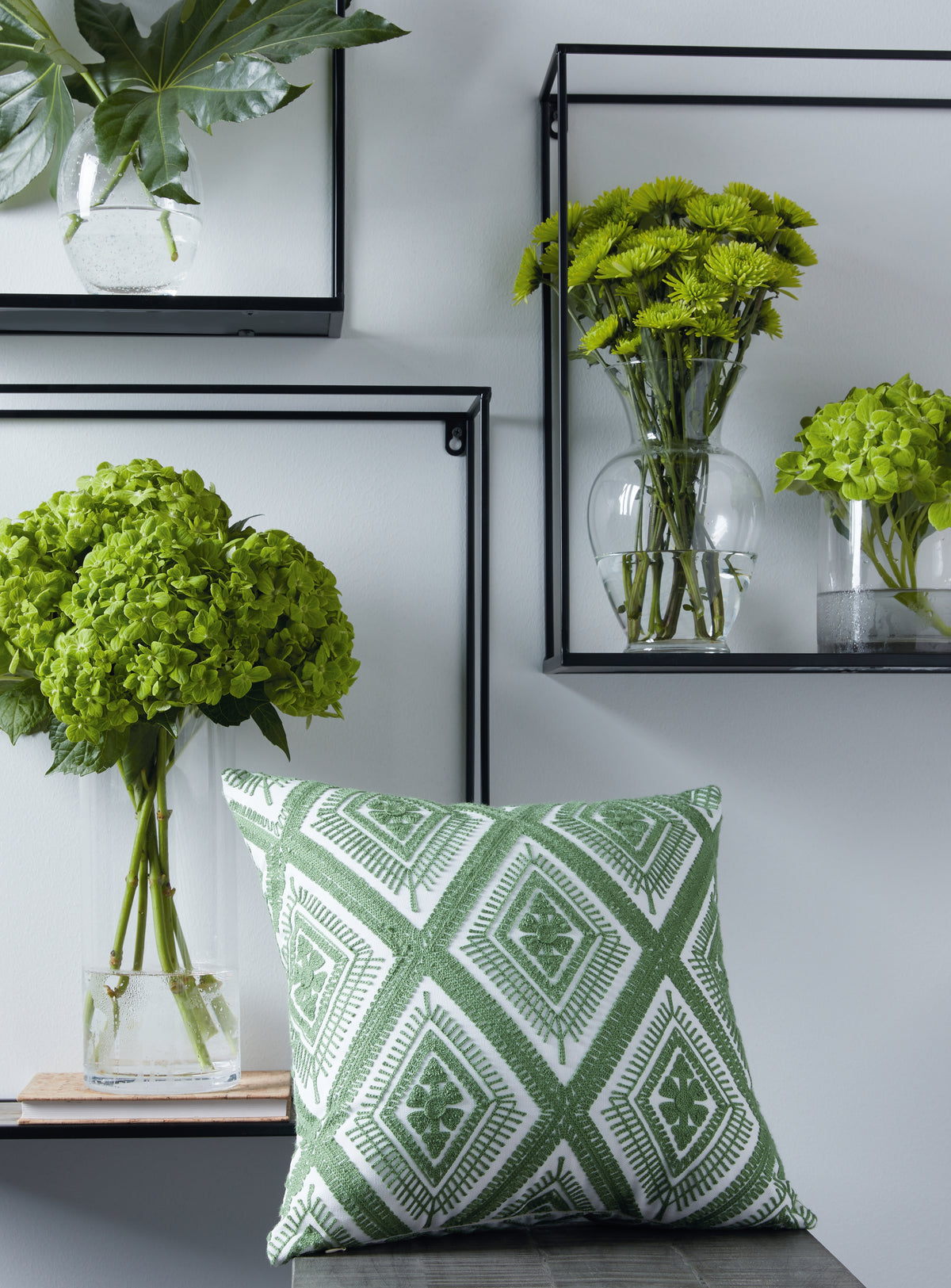 3 Brothers Decor - Ashley Furniture - Bellvale Pillows - Pillow (4/CS) / Green/White - A1001028