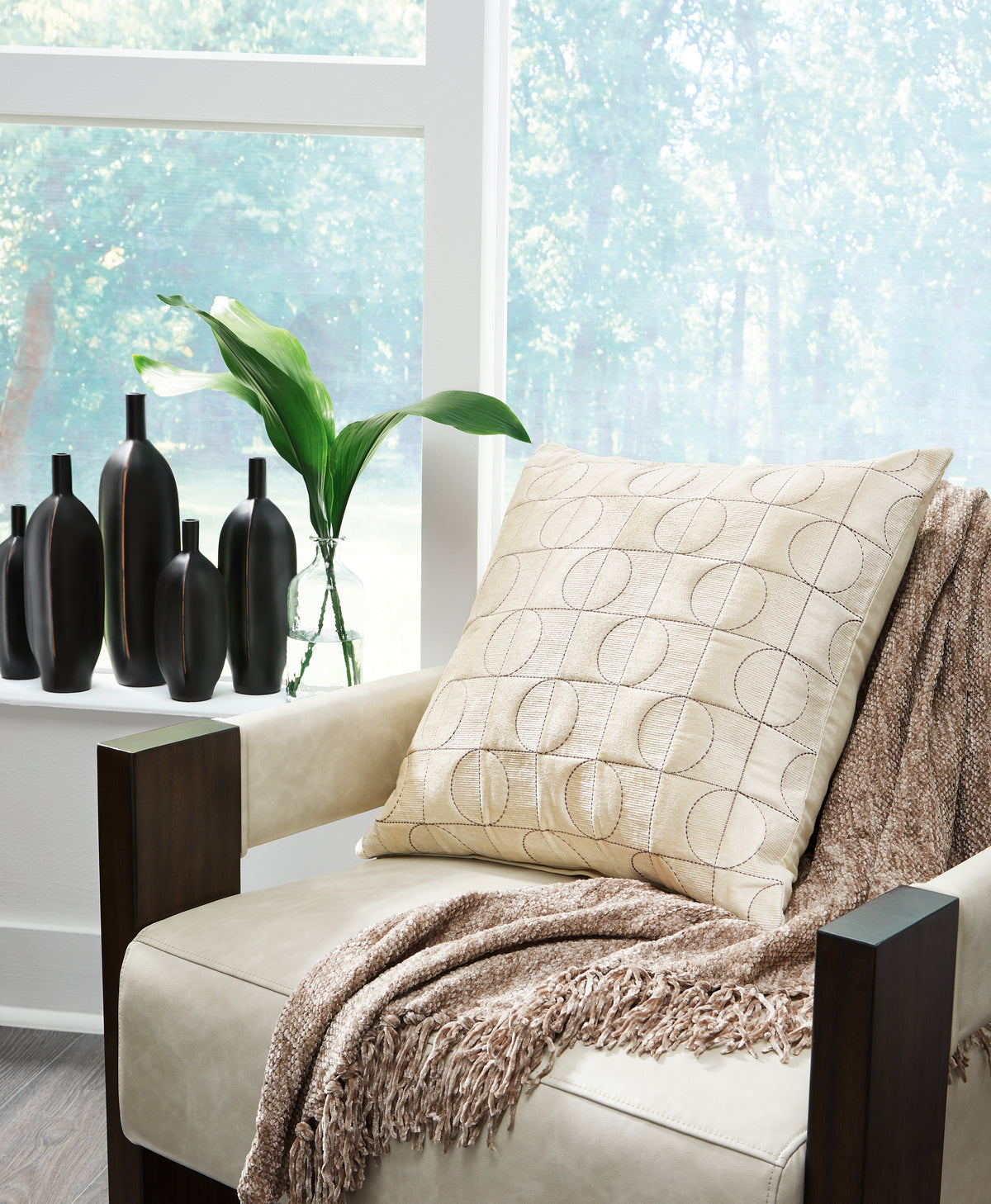 3 Brothers Decor - Ashley Furniture - Kydner Pillows - Pillow (4/CS) / Beige/Brown - A1001074