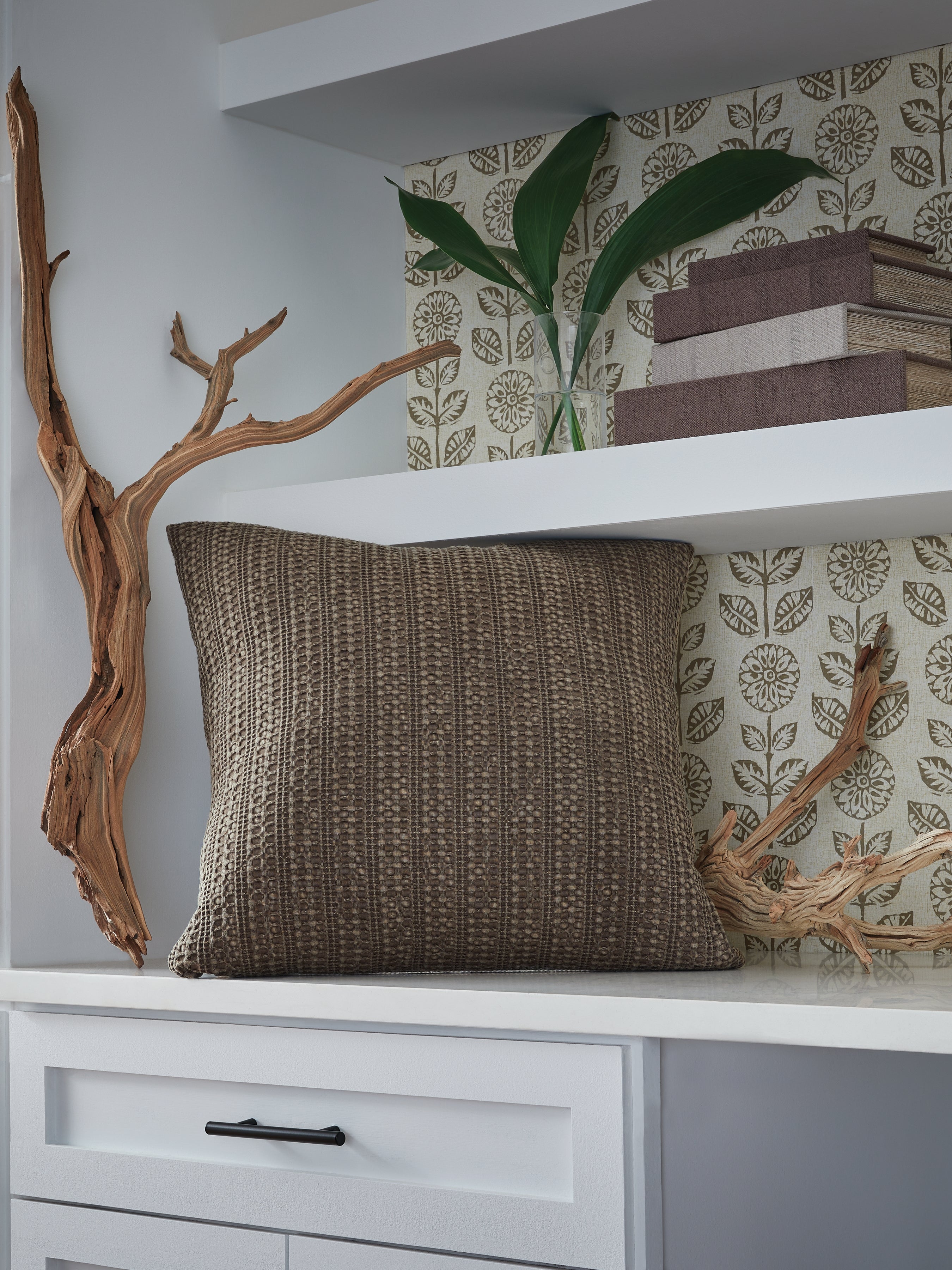 3 Brothers Decor - Ashley Furniture - Landcher Pillows - Pillow / Brown - A1001104P