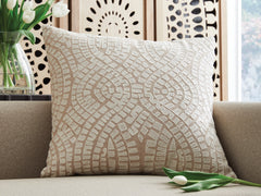 3 Brothers Decor - Ashley Furniture - Cortlen Pillows - Pillow (4/CS) / Beige/Ivory - A1001122