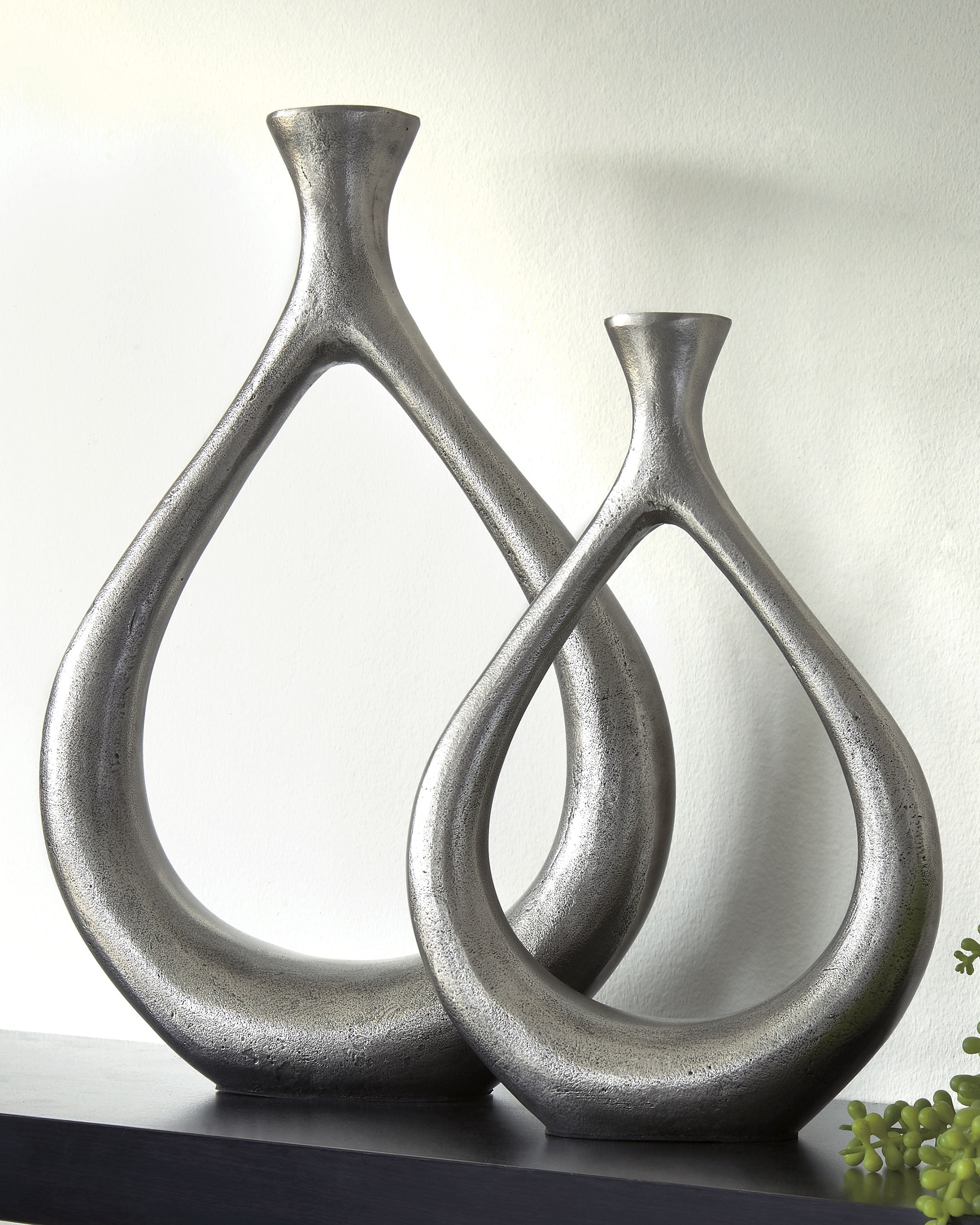 3 Brothers Decor - Ashley Furniture - Dimaia Vase - Vase (Set of 2) (2/CS) / Antique Silver Finish - A2000348