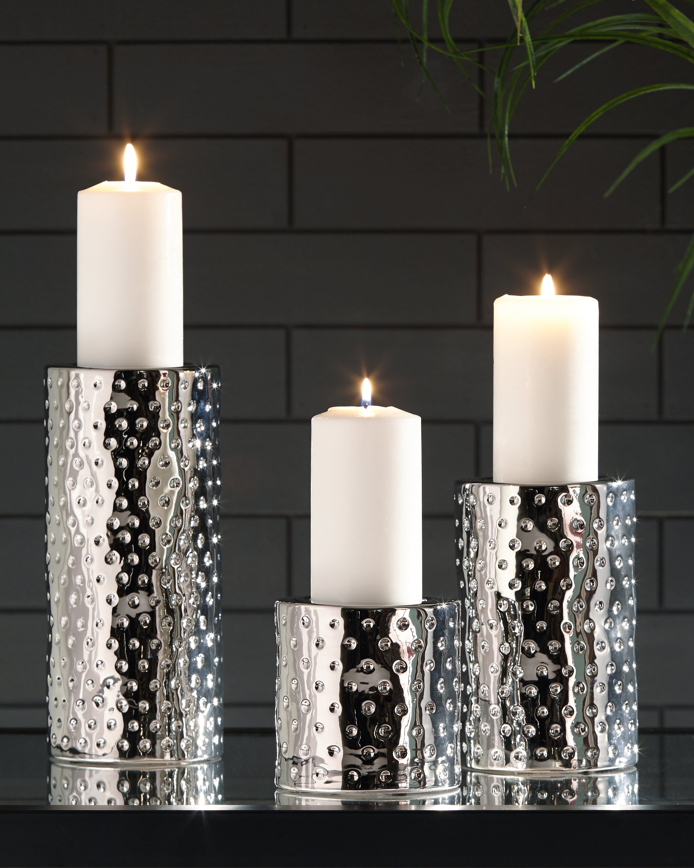 3 Brothers Decor - Ashley Furniture - Marisa Candle Holder - Candle Holder Set (3/CN) / Silver Finish - A2000460
