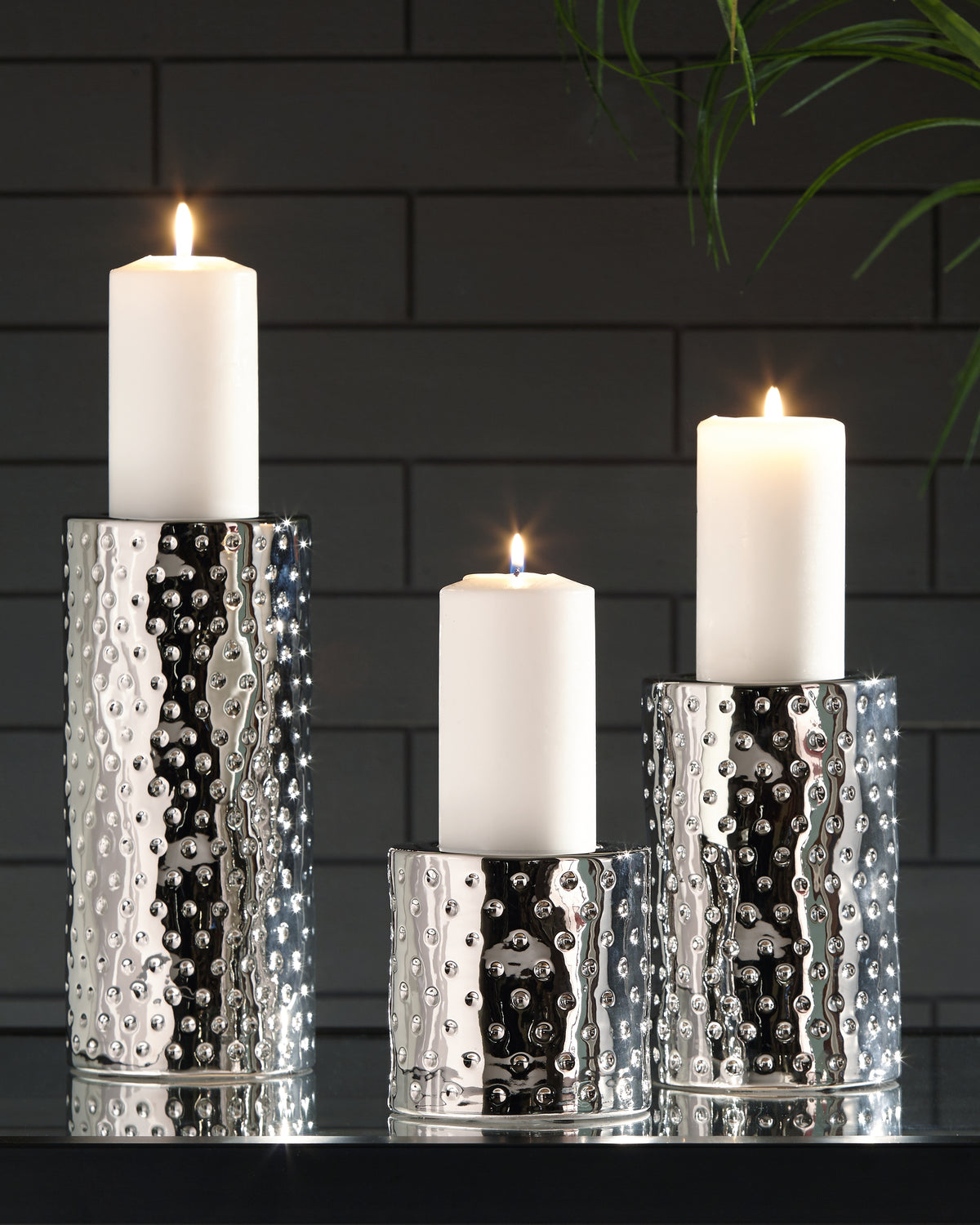 3 Brothers Decor - Ashley Furniture - Marisa Candle Holder - Candle Holder Set (3/CN) / Silver Finish - A2000460