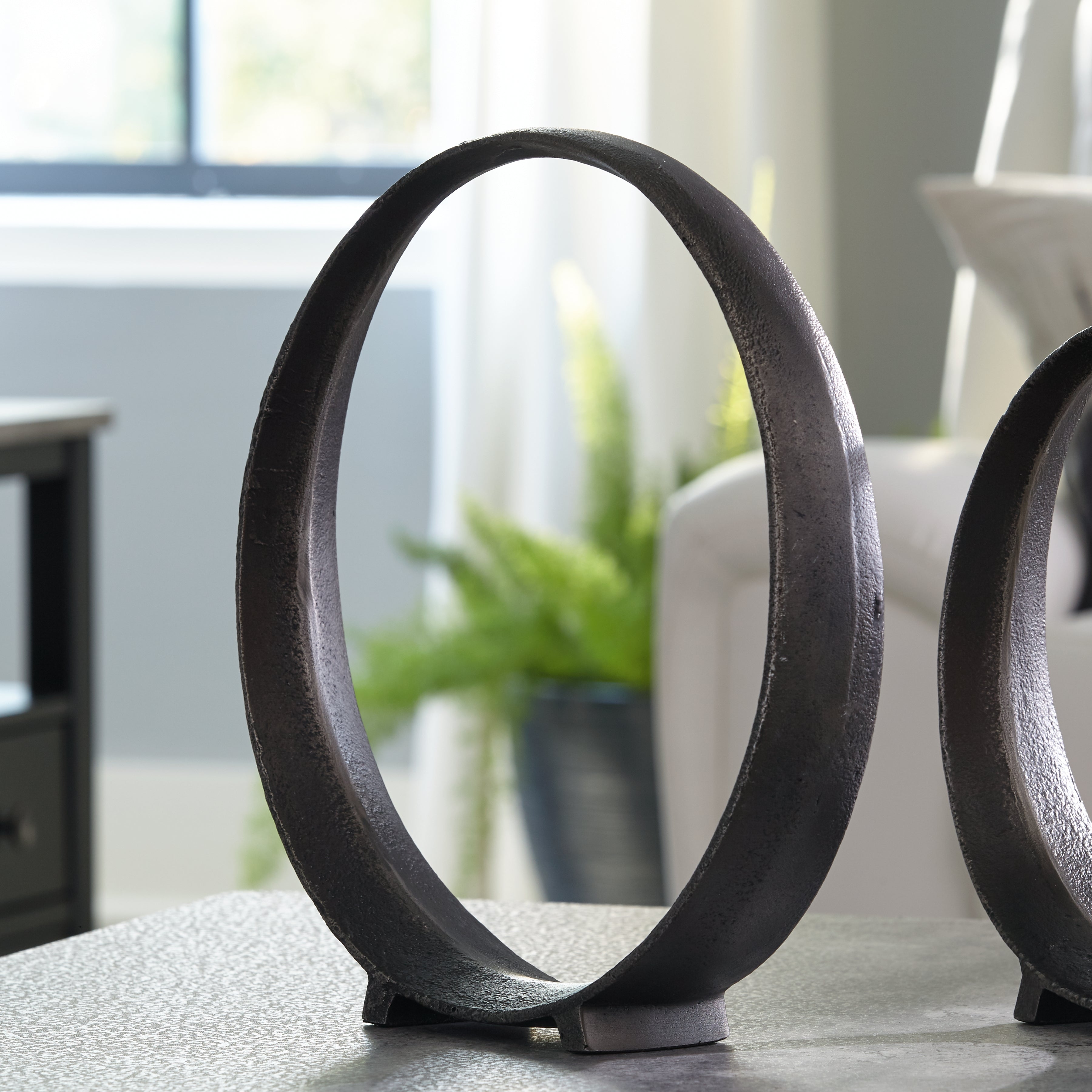 3 Brothers Decor - Ashley Furniture - Ryandale Sculpture - Sculpture / Antique Black - A2000498S