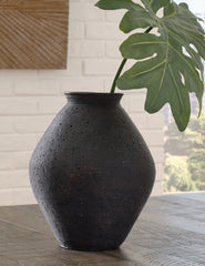 3 Brothers Decor - Ashley Furniture - Hannela Vase - Vase / Antique Brown - A2000511