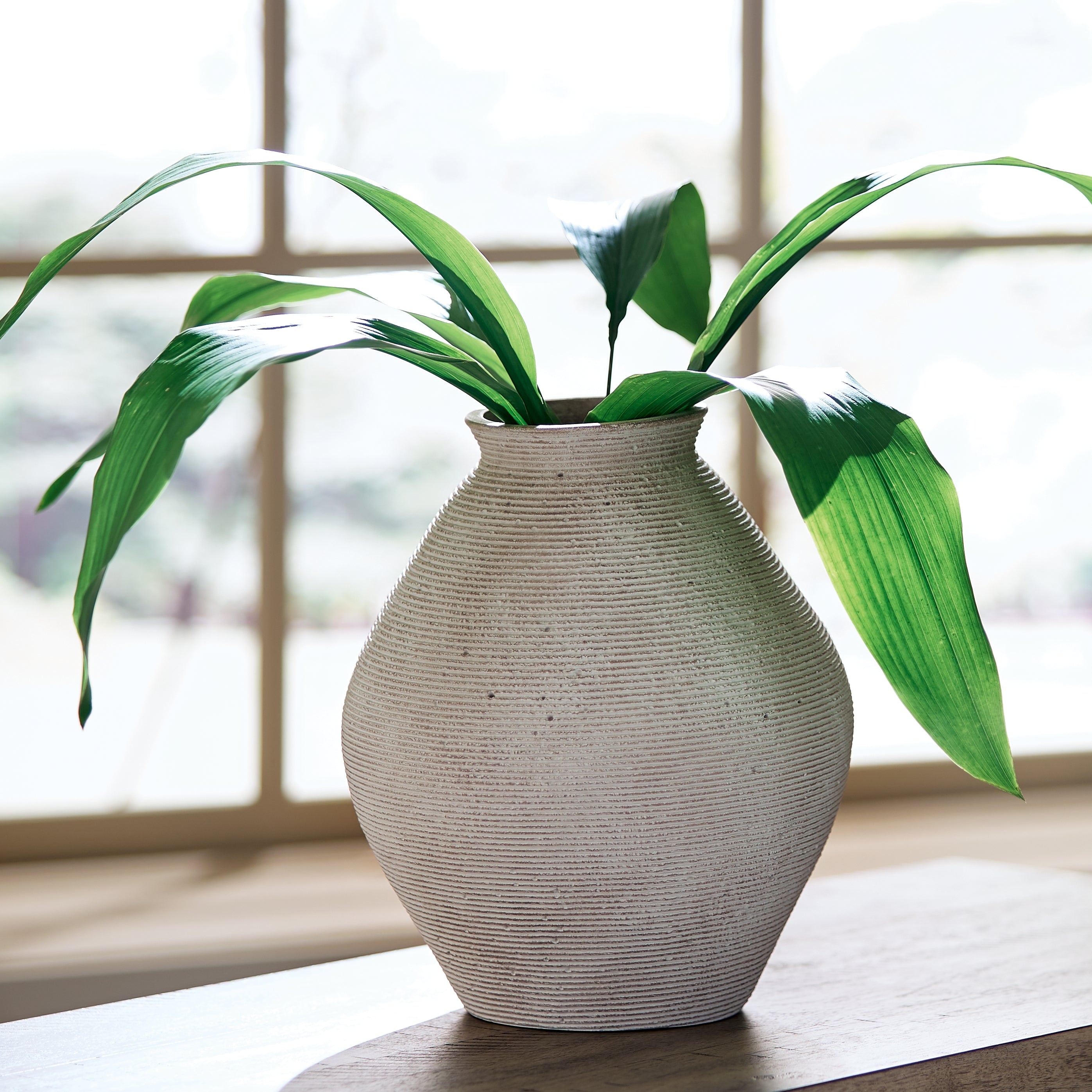 3 Brothers Decor - Ashley Furniture - Hannela Vase - Vase / Antique Tan - A2000513