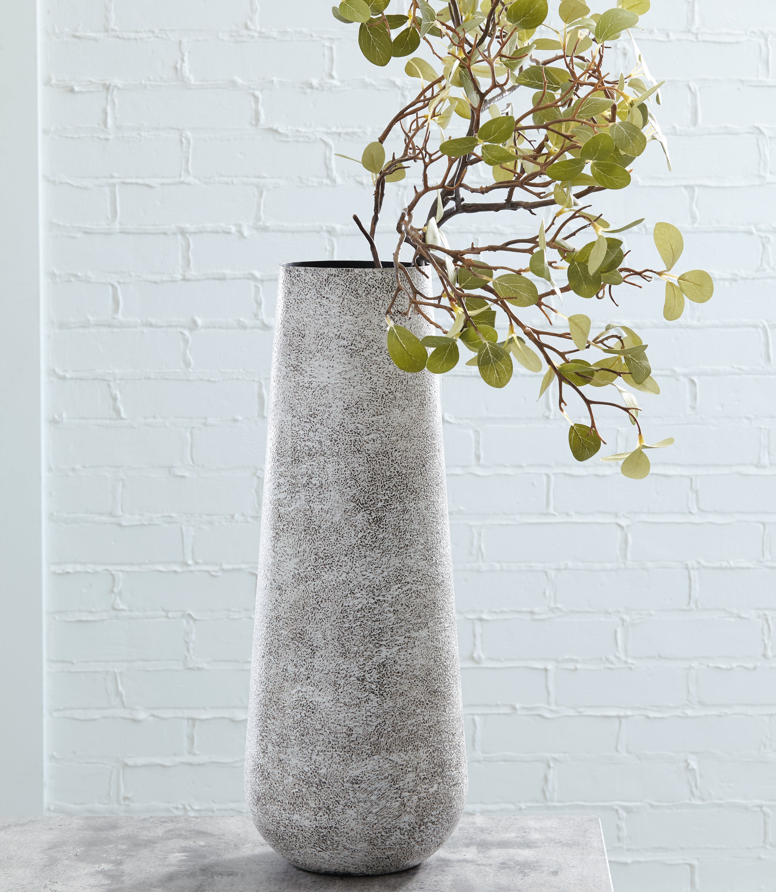 3 Brothers Decor - Ashley Furniture - Fynn Vase - Vase / Antique White - A2000517