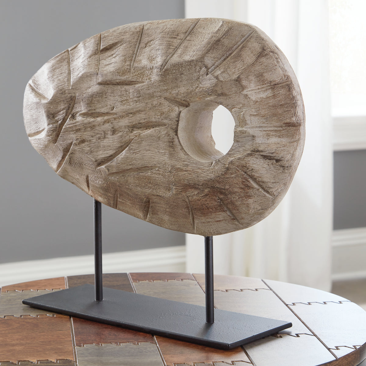 3 Brothers Decor - Ashley Furniture - Dashburn Sculpture - Sculpture / Antique White/Black - A2000561
