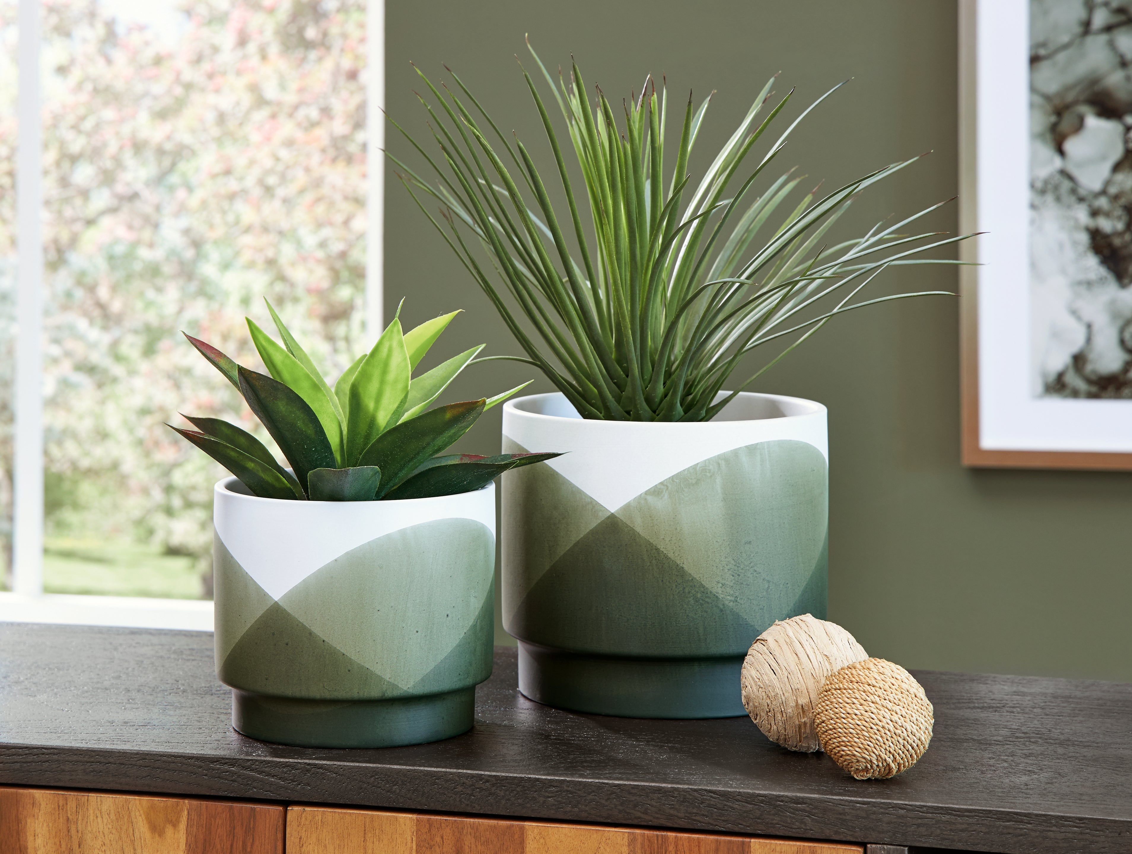 3 Brothers Decor - Ashley Furniture - Ardenridge Planter (Set of 2) - Planter Set (Set of 2) / Green/White - A2000579