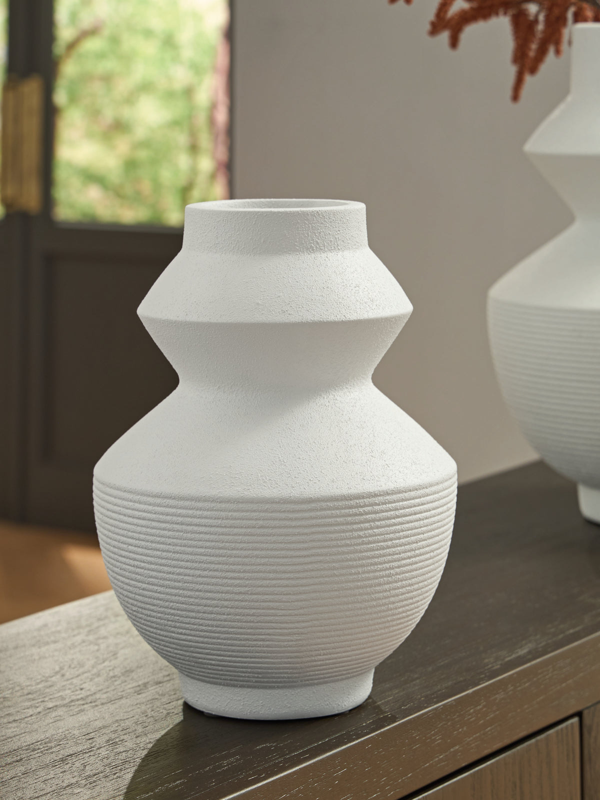 3 Brothers Decor - Ashley Furniture - Naveen Vase - Vase / White - A2000870