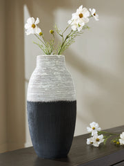 3 Brothers Decor - Ashley Furniture - Girtha Vase - Vase / Antique White/Black - A2000877