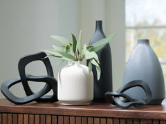 3 Brothers Decor - Ashley Furniture - Leithick Accessory Set (Set of 5) - Accessory Set (5/CN) / Black/Tan/Gray - A2C00211