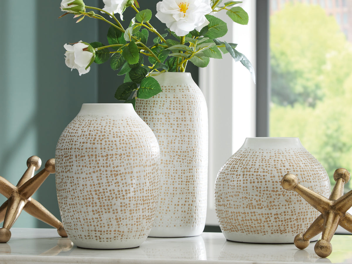3 Brothers Decor - Ashley Furniture - Vinburn Accessory Set (Set of 5) - Accessory Set (5/CN) / White/Gold Finish - A2C00213