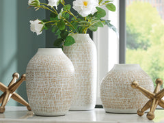 3 Brothers Decor - Ashley Furniture - Vinburn Accessory Set (Set of 5) - Accessory Set (5/CN) / White/Gold Finish - A2C00213