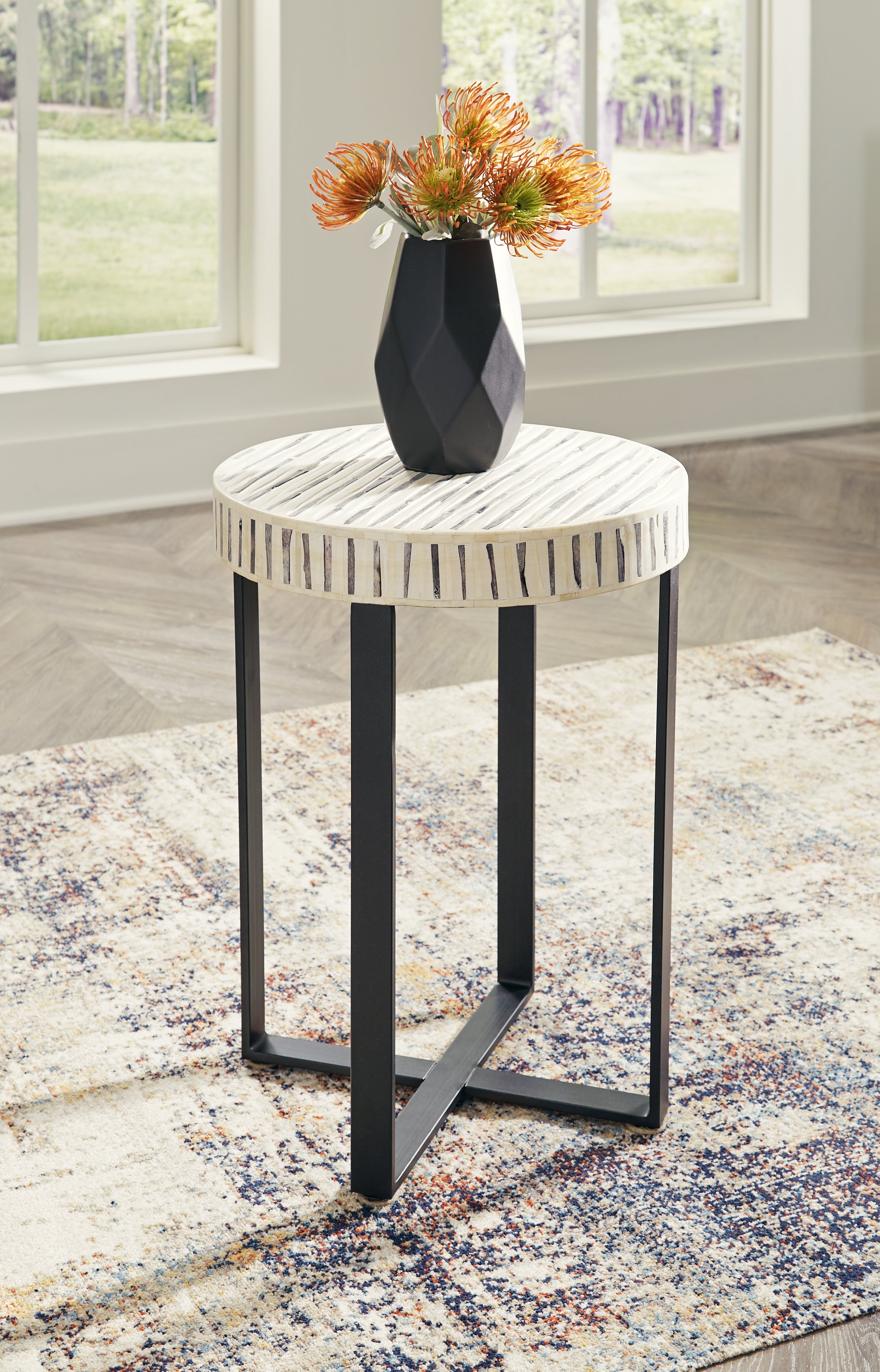 3 Brothers Decor - Ashley Furniture - Crewridge Accent Table - Accent Table / Black/Cream - A4000530