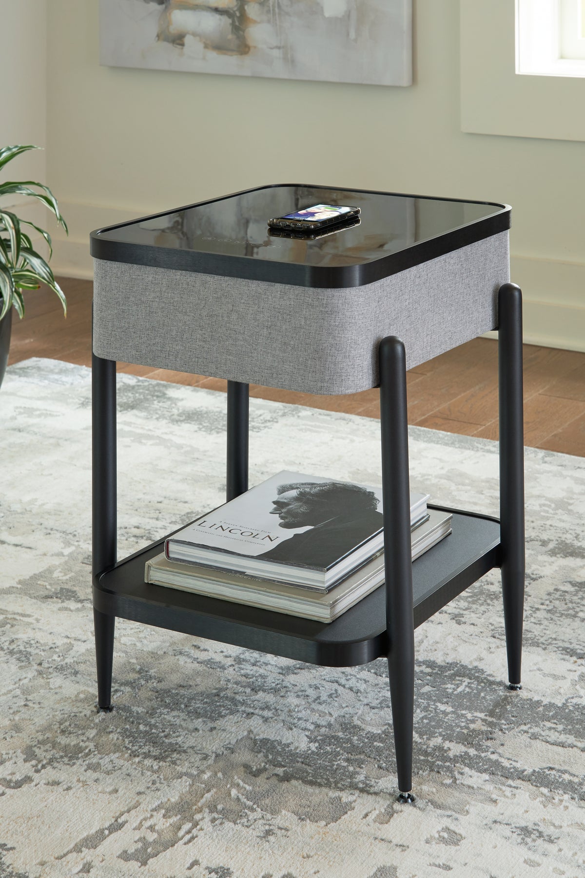 3 Brothers Decor - Ashley Furniture - Jorvalee Accent Table with Speaker - Accent Table with Speaker / Gray/Black - A4000550