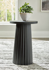 3 Brothers Decor - Ashley Furniture - Ceilby Accent Table - Accent Table / Black - A4000603