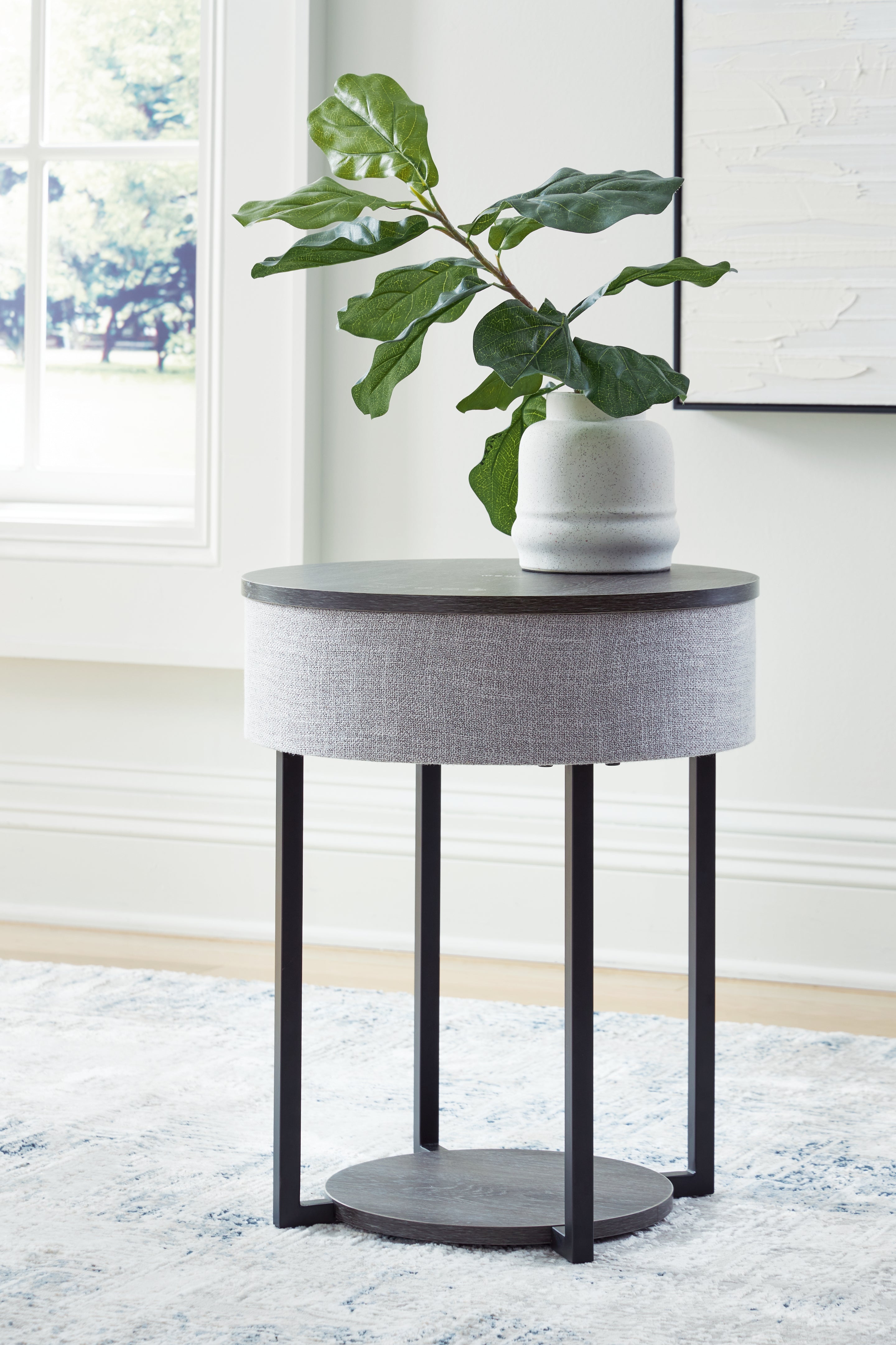 3 Brothers Decor - Ashley Furniture - Sethlen Accent Table with Speaker - Accent Table with Speaker / Gray/Black - A4000641