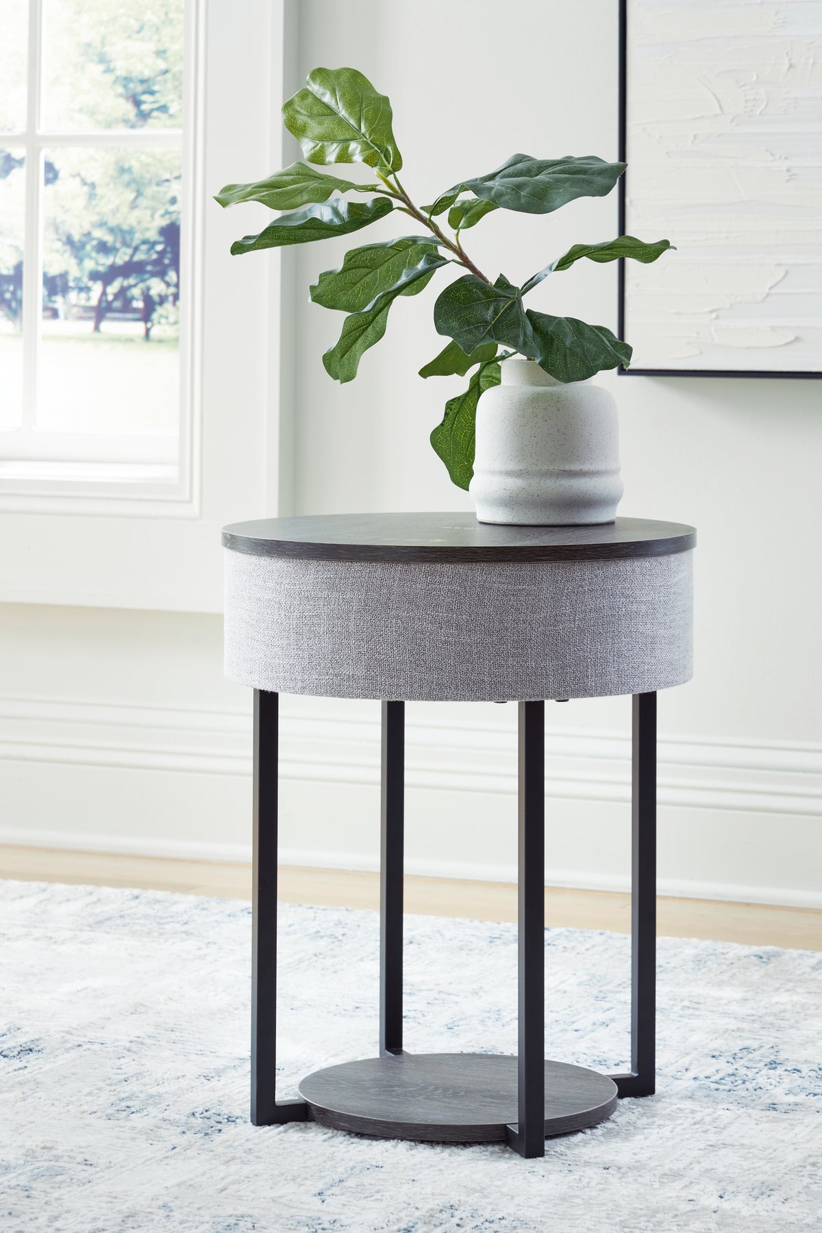 3 Brothers Decor - Ashley Furniture - Sethlen Accent Table with Speaker - Accent Table with Speaker / Gray/Black - A4000641