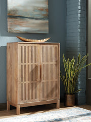 3 Brothers Decor - Ashley Furniture - Pellamour Bar Cabinet - Bar Cabinet / Natural Brown - A4000698