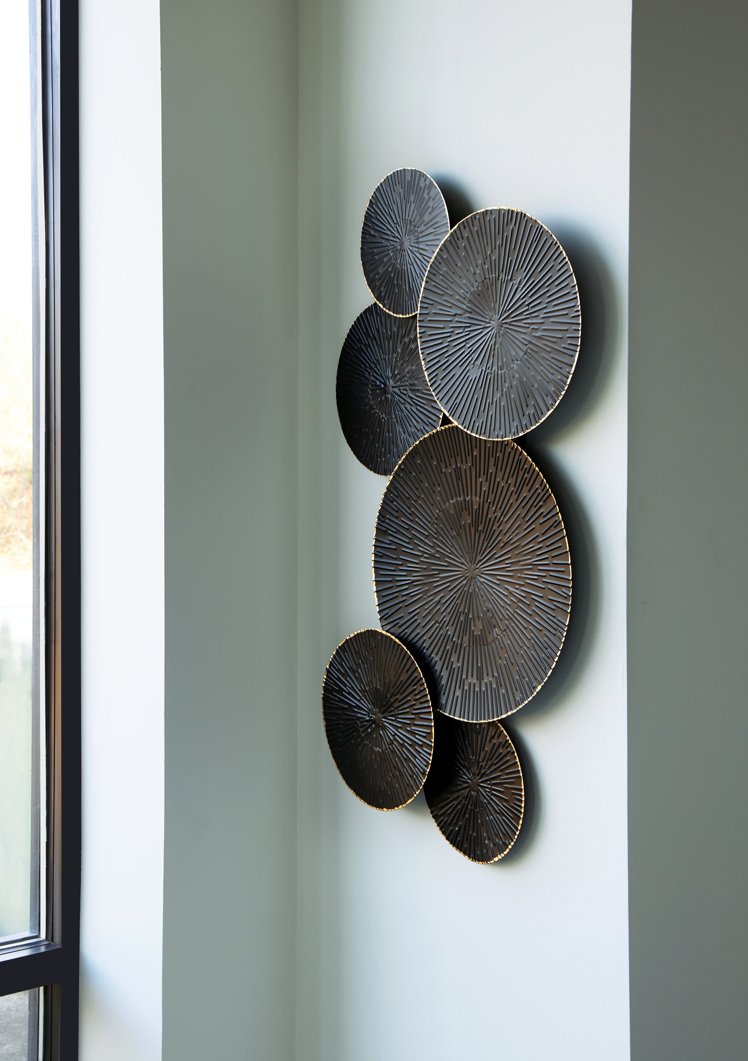3 Brothers Decor - Ashley Furniture - Rhetlen Wall Decor - Wall Decor / Black/Gold Finish - A8010301