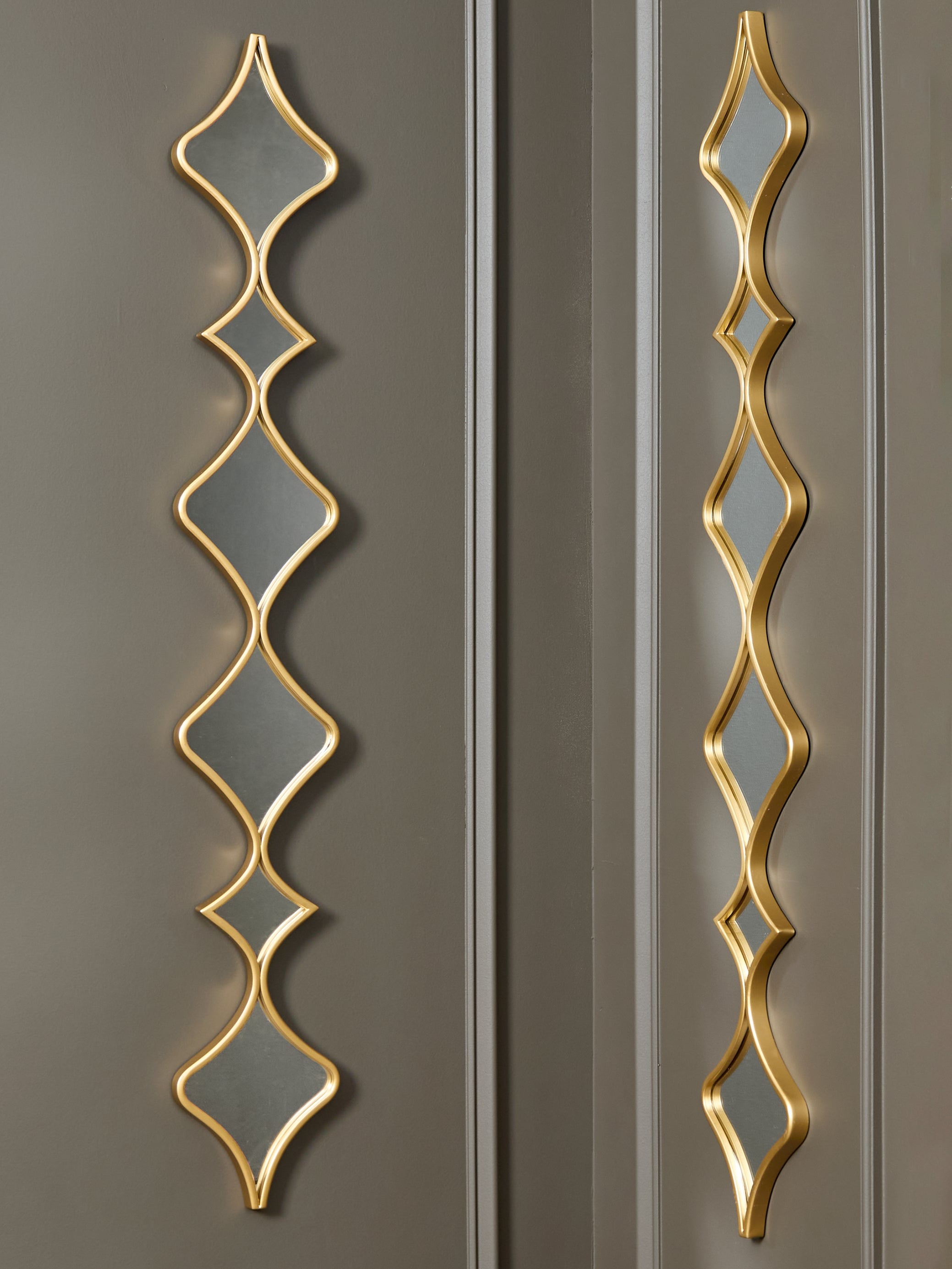 3 Brothers Decor - Ashley Furniture - Harriswood Mirror - Accent Mirror Set (Set of 2) / Gold Finish - A8010354