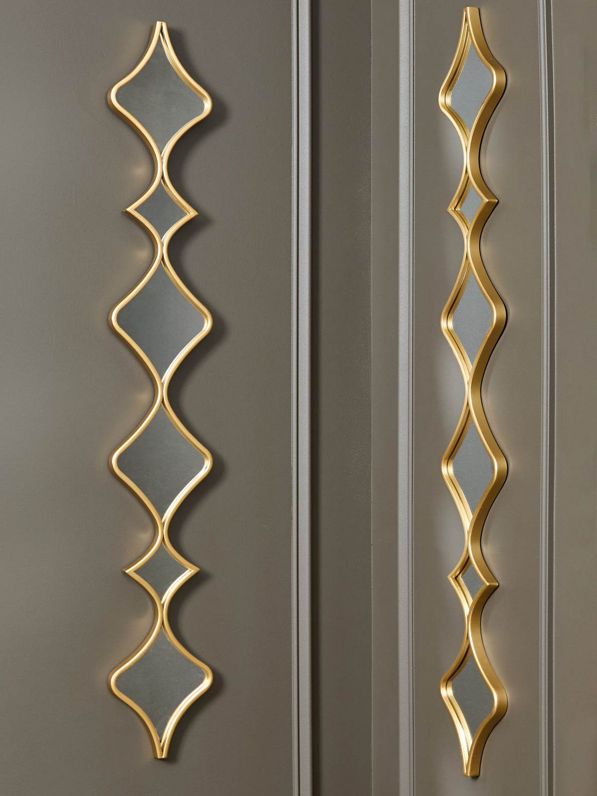 3 Brothers Decor - Ashley Furniture - Harriswood Mirror - Accent Mirror Set (Set of 2) / Gold Finish - A8010354