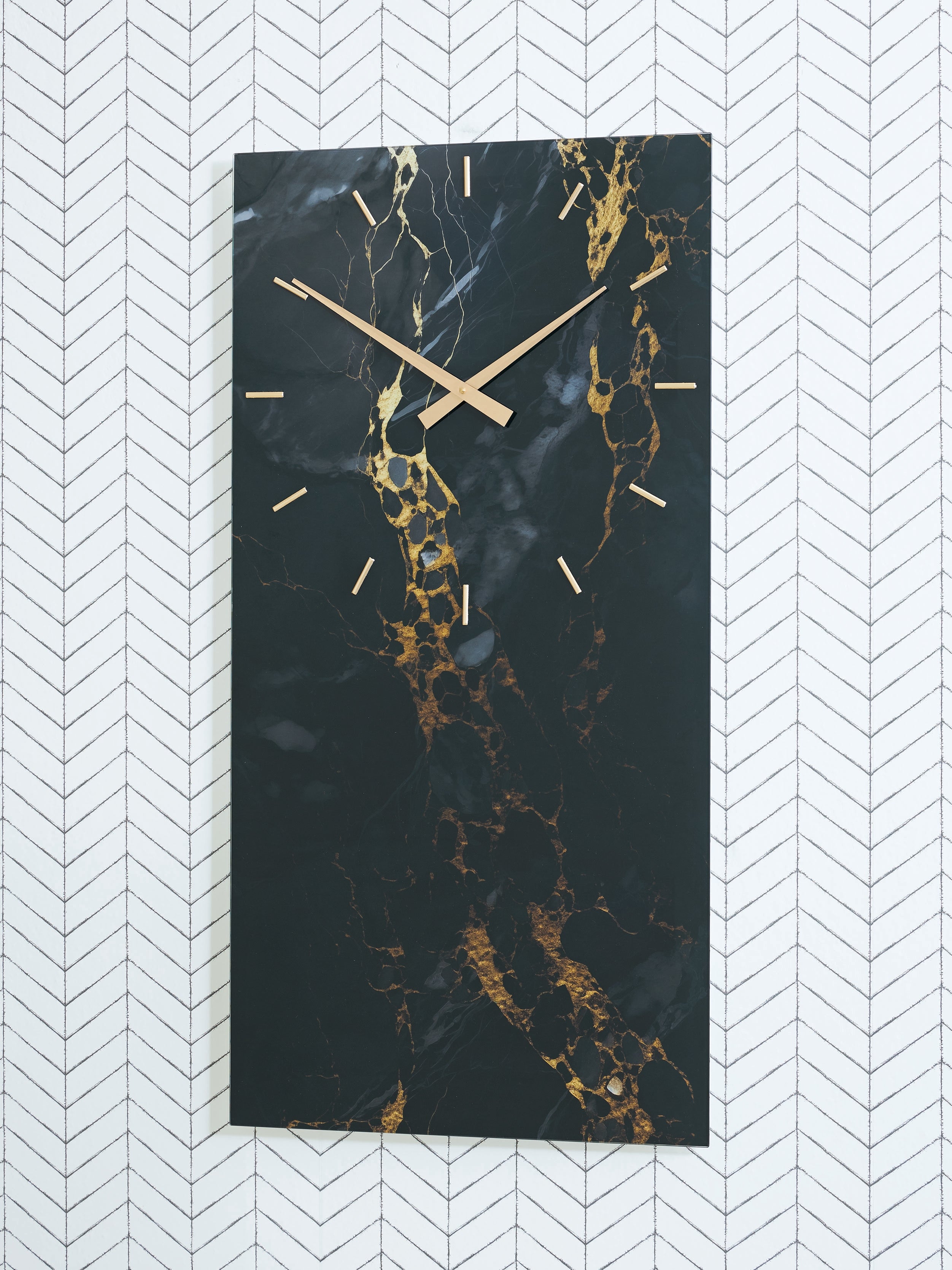 3 Brothers Decor - Ashley Furniture - Teague Wall Decor - Wall Clock / Black/Gold Finish - A8010430