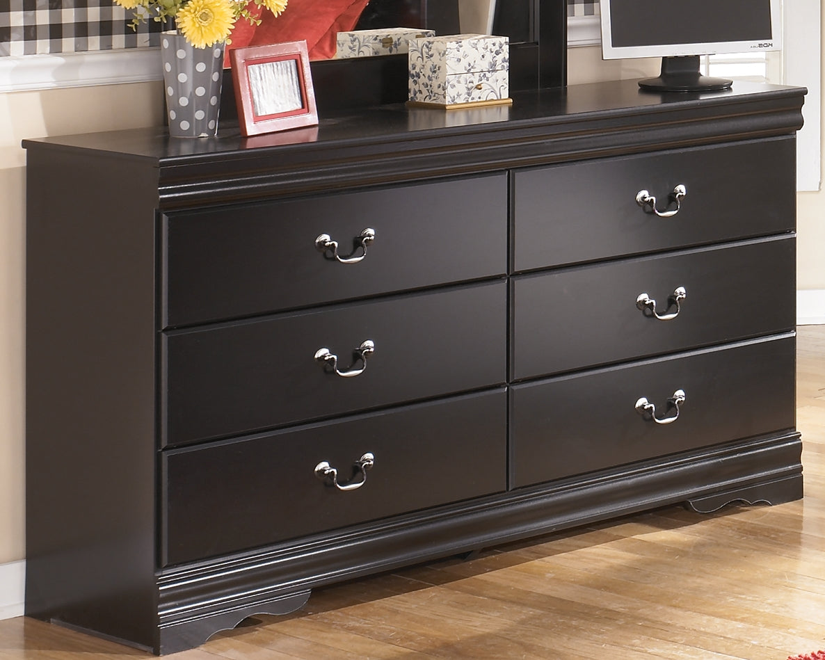 3 Brothers Decor - Ashley Furniture - Huey Vineyard Bedroom - Six Drawer Dresser / Black - B128-31