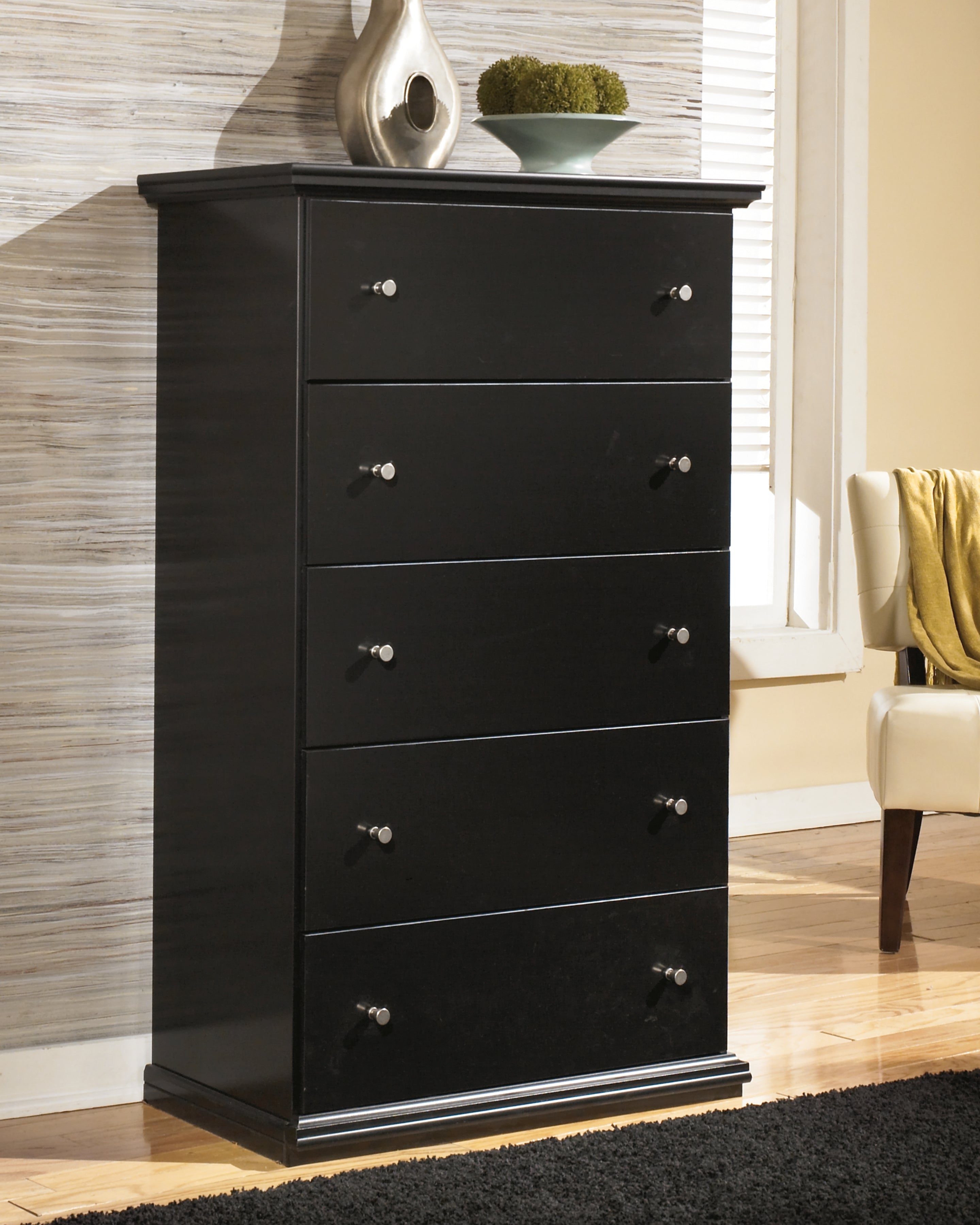 3 Brothers Decor - Ashley Furniture - Maribel Bedroom - Five Drawer Chest / Black - B138-46