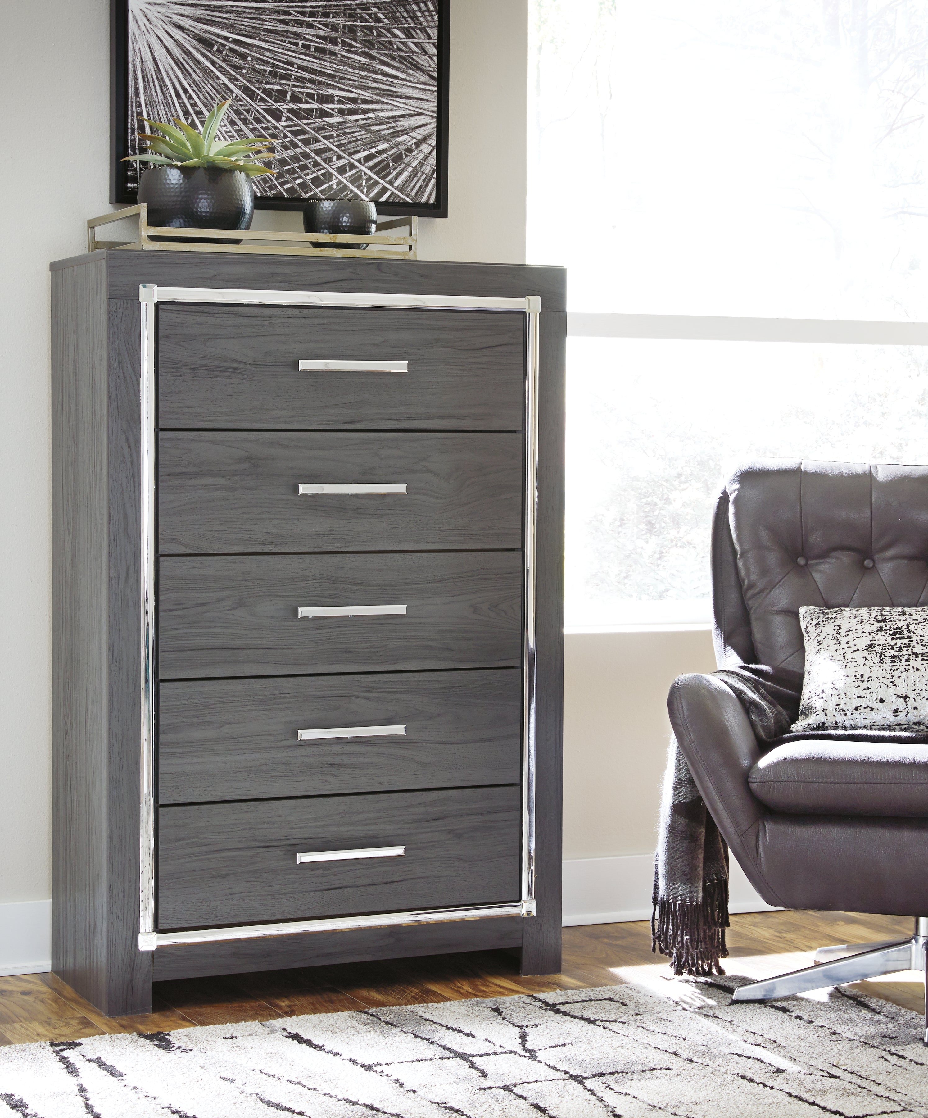 3 Brothers Decor - Ashley Furniture - Lodanna Bedroom - Five Drawer Chest / Gray - B214-46