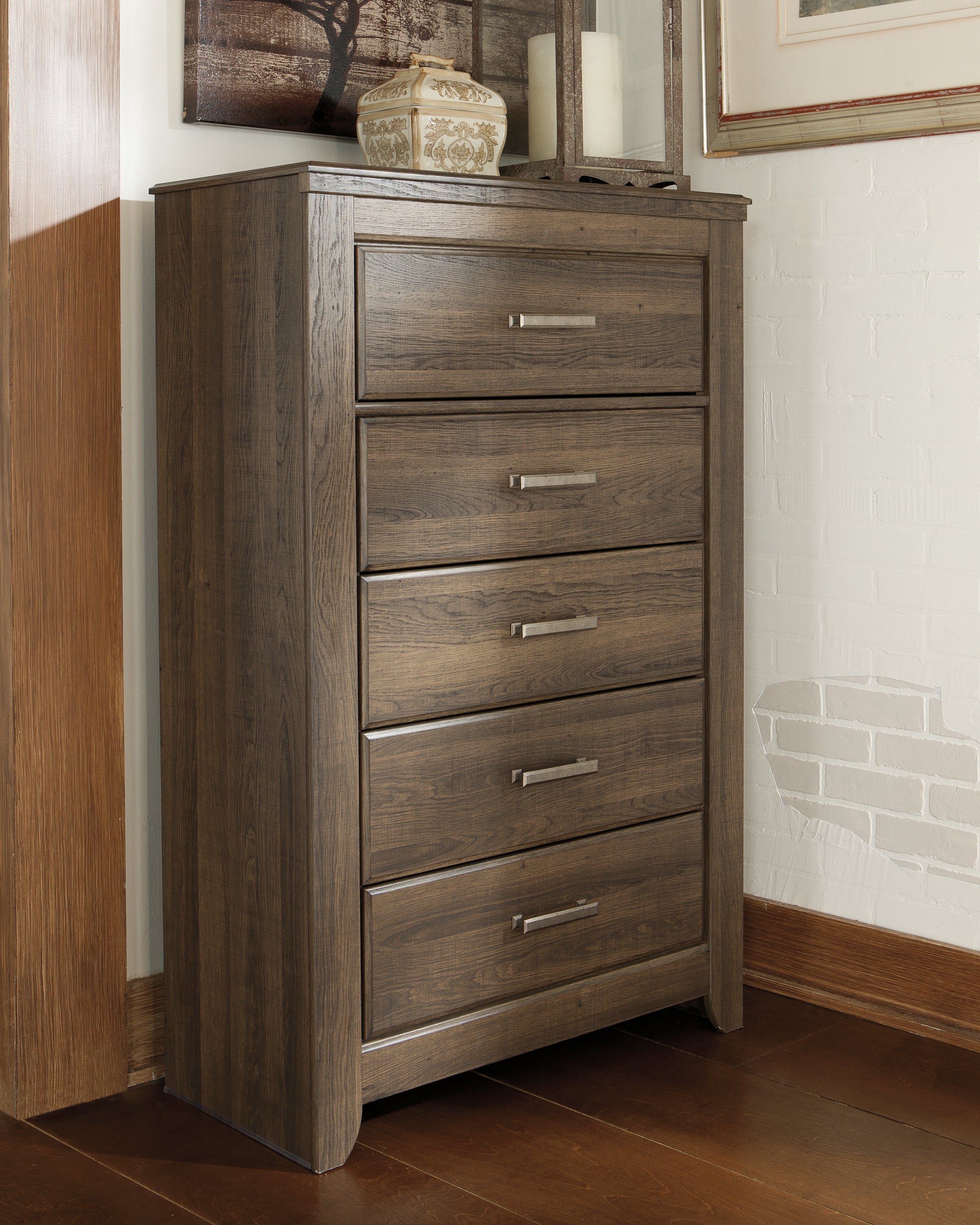 3 Brothers Decor - Ashley Furniture - Juararo Bedroom - Five Drawer Chest / Dark Brown - B251-46