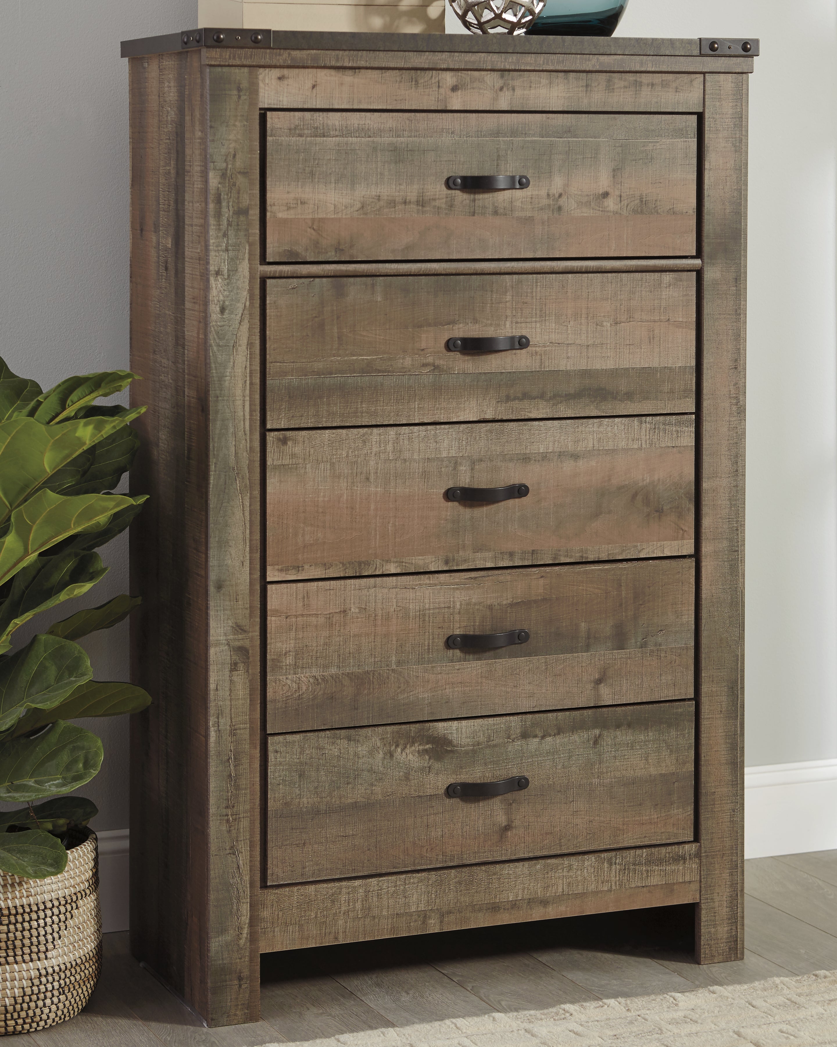 3 Brothers Decor - Ashley Furniture - Trinell Bedroom - Five Drawer Chest / Brown - B446-46