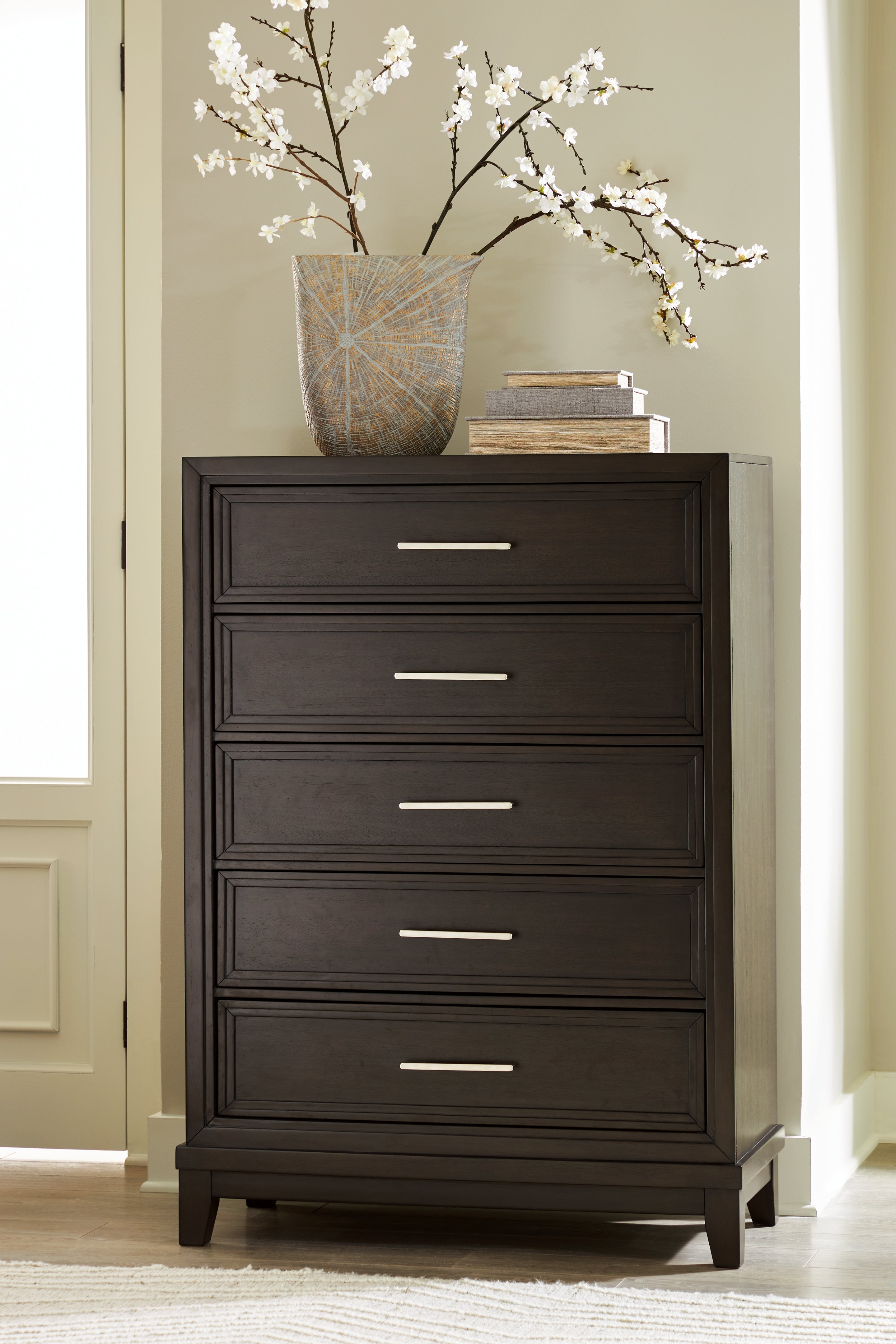 3 Brothers Decor - Ashley Furniture - Neymorton Bedroom - Five Drawer Chest / Dark Grayish Brown - B618-46