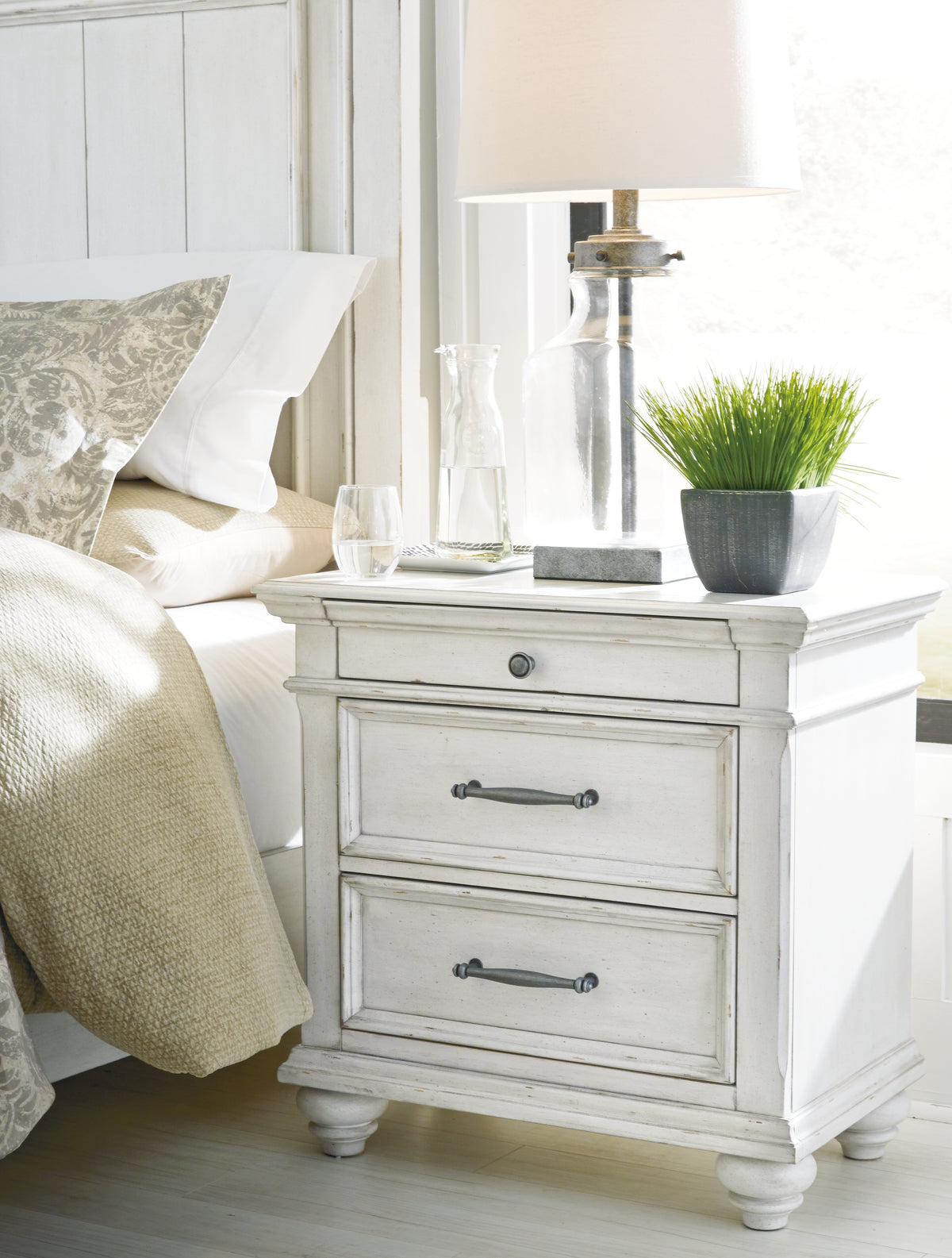 3 Brothers Decor - Ashley Furniture - Kanwyn Bedroom - Three Drawer Night Stand / Whitewash - B777-93