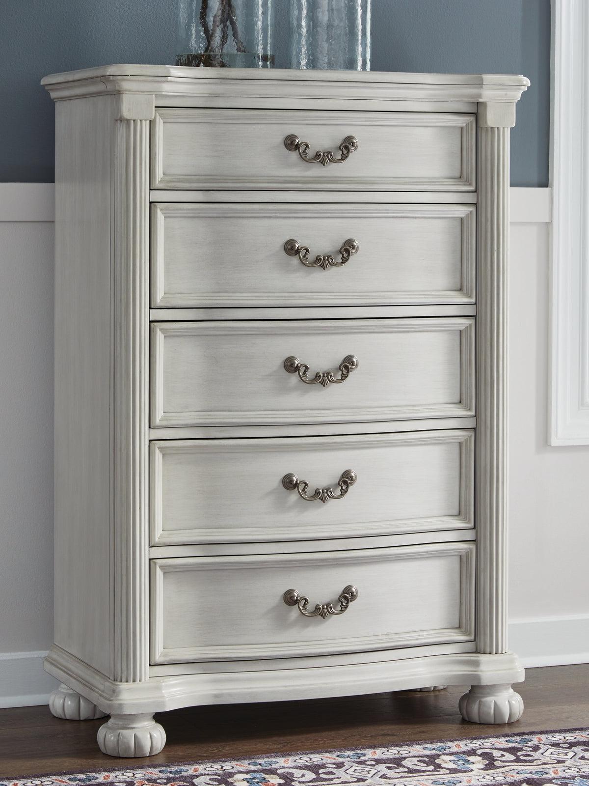 3 Brothers Decor - Ashley Furniture - Montelaine Bedroom - Five Drawer Chest - B795-46