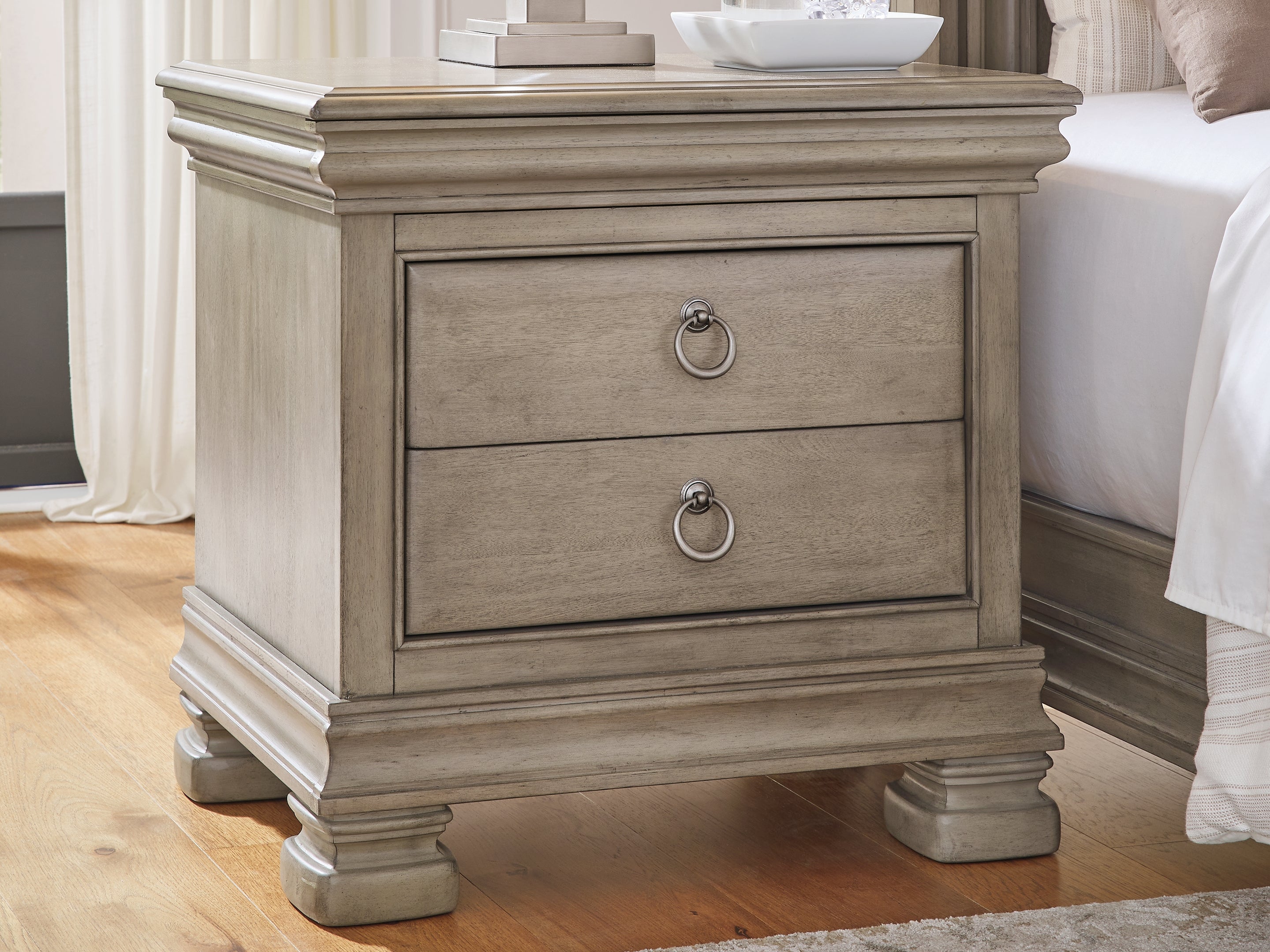 3 Brothers Decor - Ashley Furniture - Lexorne Bedroom - Three Drawer Night Stand / Gray - B924-93