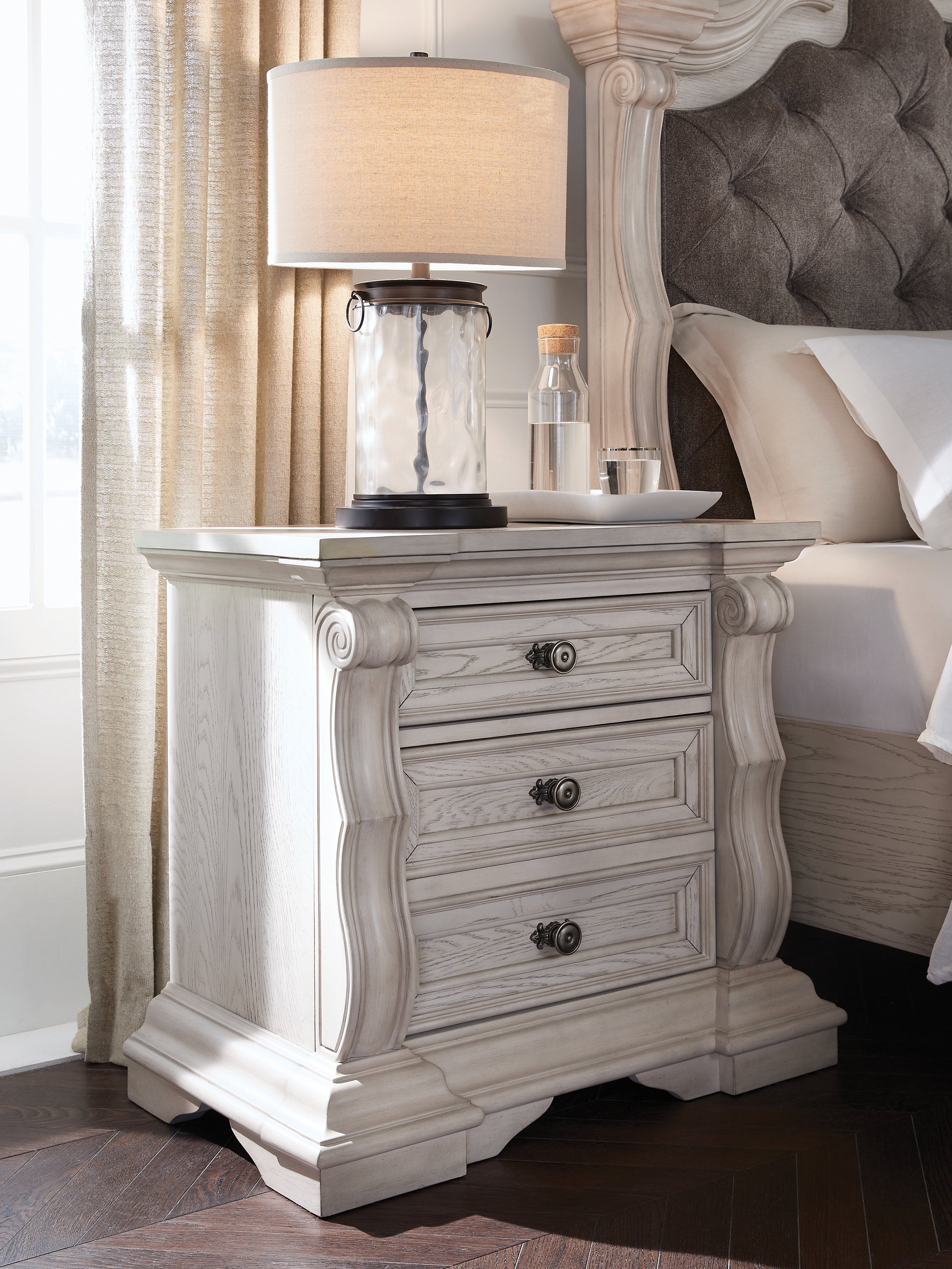 3 Brothers Decor - Ashley Furniture - Bruchandi Bedroom - Three Drawer Night Stand / Antique White - PCB948-93