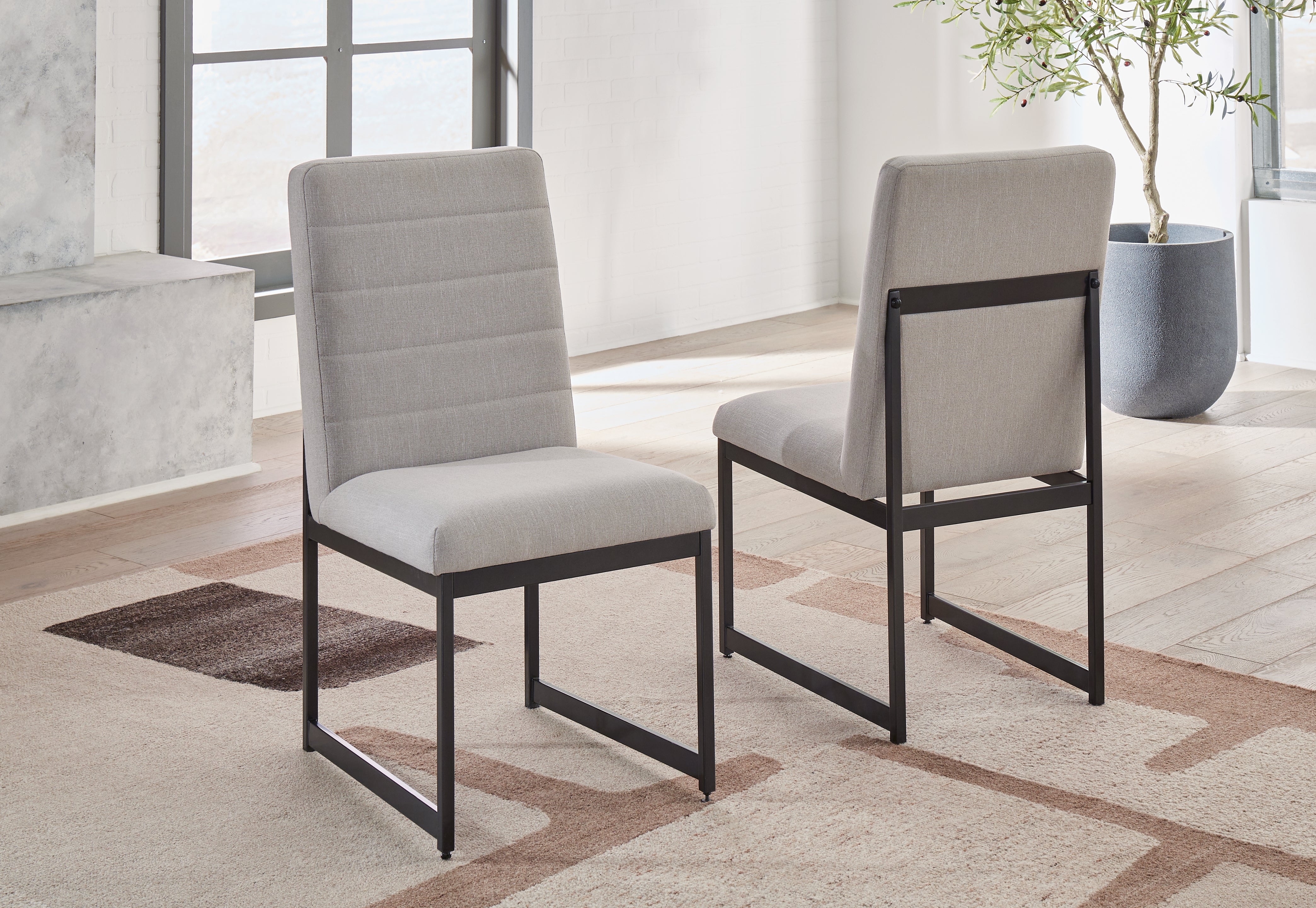 3 Brothers Decor - Ashley Furniture - Tomtyn Dining Room - Dining Chair (Set of 2) / Light Brown - D622-01X2
