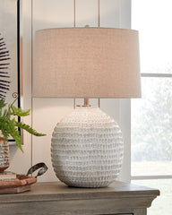 3 Brothers Decor - Ashley Furniture - Jamon Lighting - Ceramic Table Lamp (1/CN) / Beige - L100764