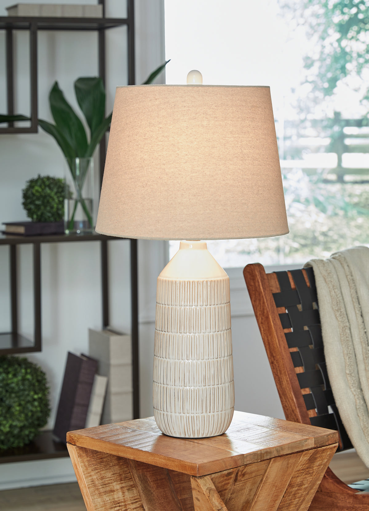 3 Brothers Decor - Ashley Furniture - Willport Lighting - Ceramic Table Lamp (Set of 2) / Off White - L177994