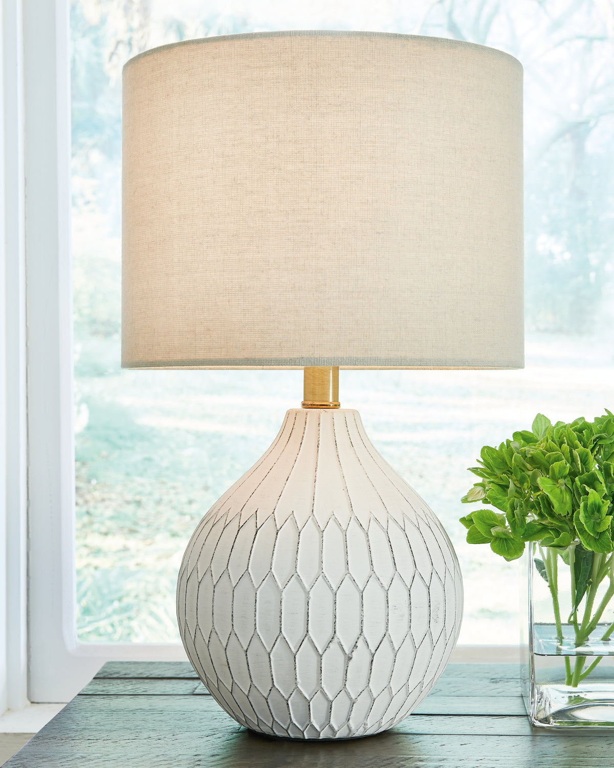 3 Brothers Decor - Ashley Furniture - Wardmont Lighting - Ceramic Table Lamp (1/CN) / White - L180094