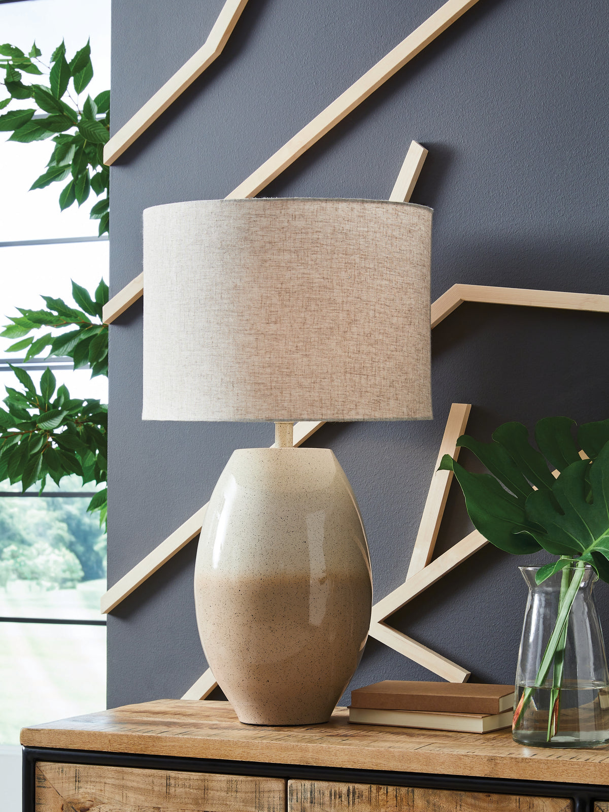 3 Brothers Decor - Ashley Furniture - Linas Lighting - Metal Table Lamp (1/CN) / Cream/Beige - L207594