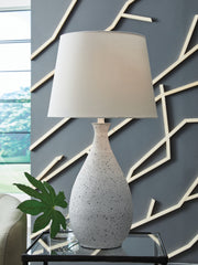 3 Brothers Decor - Ashley Furniture - Wyattford Lighting - Metal Table Lamp (1/CN) / White/Black - L207614